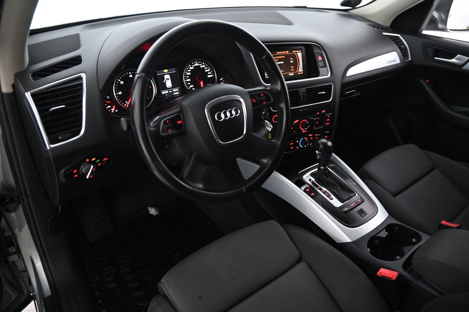 Audi Q5 2010 2,0 TDI quattro*Myydään Huutokaupat.com* - Osta nyt, maksa vasta ensi vuonna