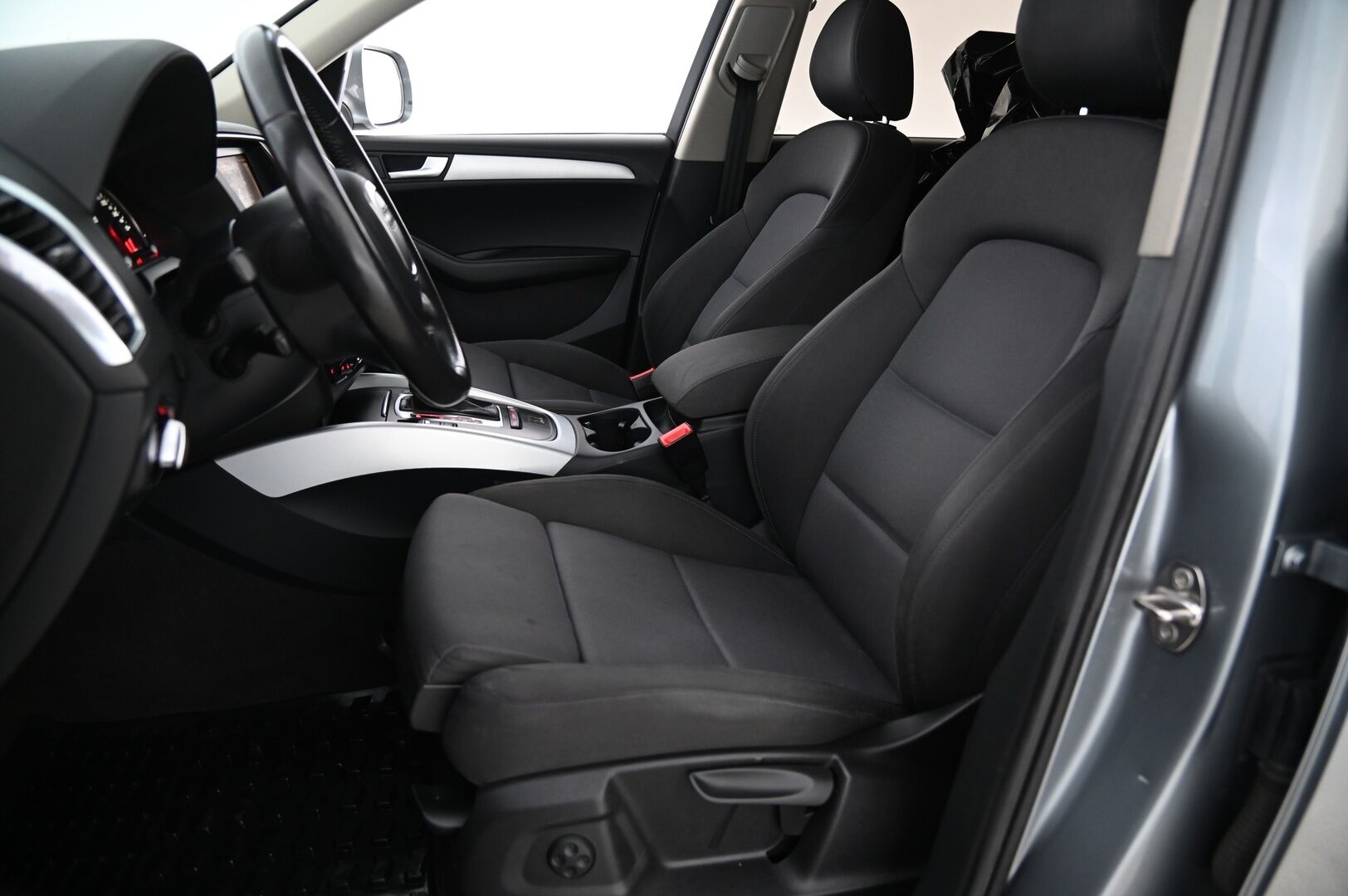 Audi Q5 2010 2,0 TDI quattro*Myydään Huutokaupat.com* - Osta nyt, maksa vasta ensi vuonna