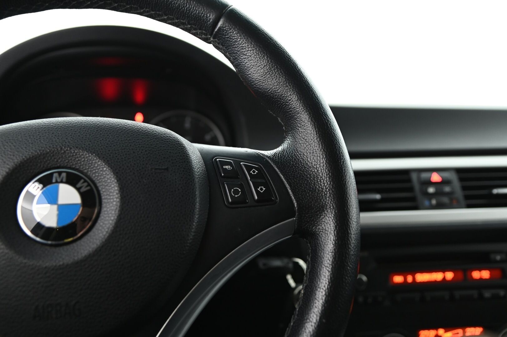 BMW 318 2010 E91 Touring Business Sport - Myydään huutokaupat.com