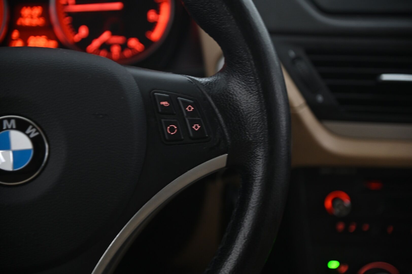 BMW X1 2010 E84 SAV Business - *Myydään Huutokaupat.com*