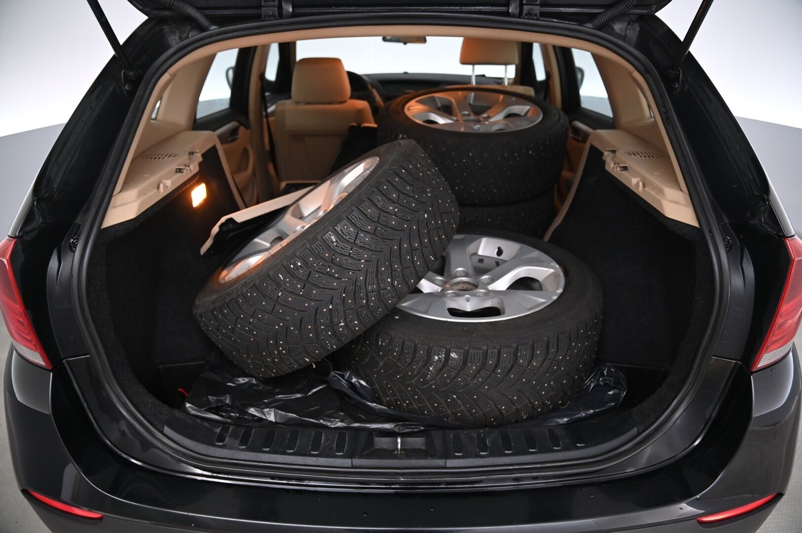 BMW X1 2010 E84 SAV Business - *Myydään Huutokaupat.com*