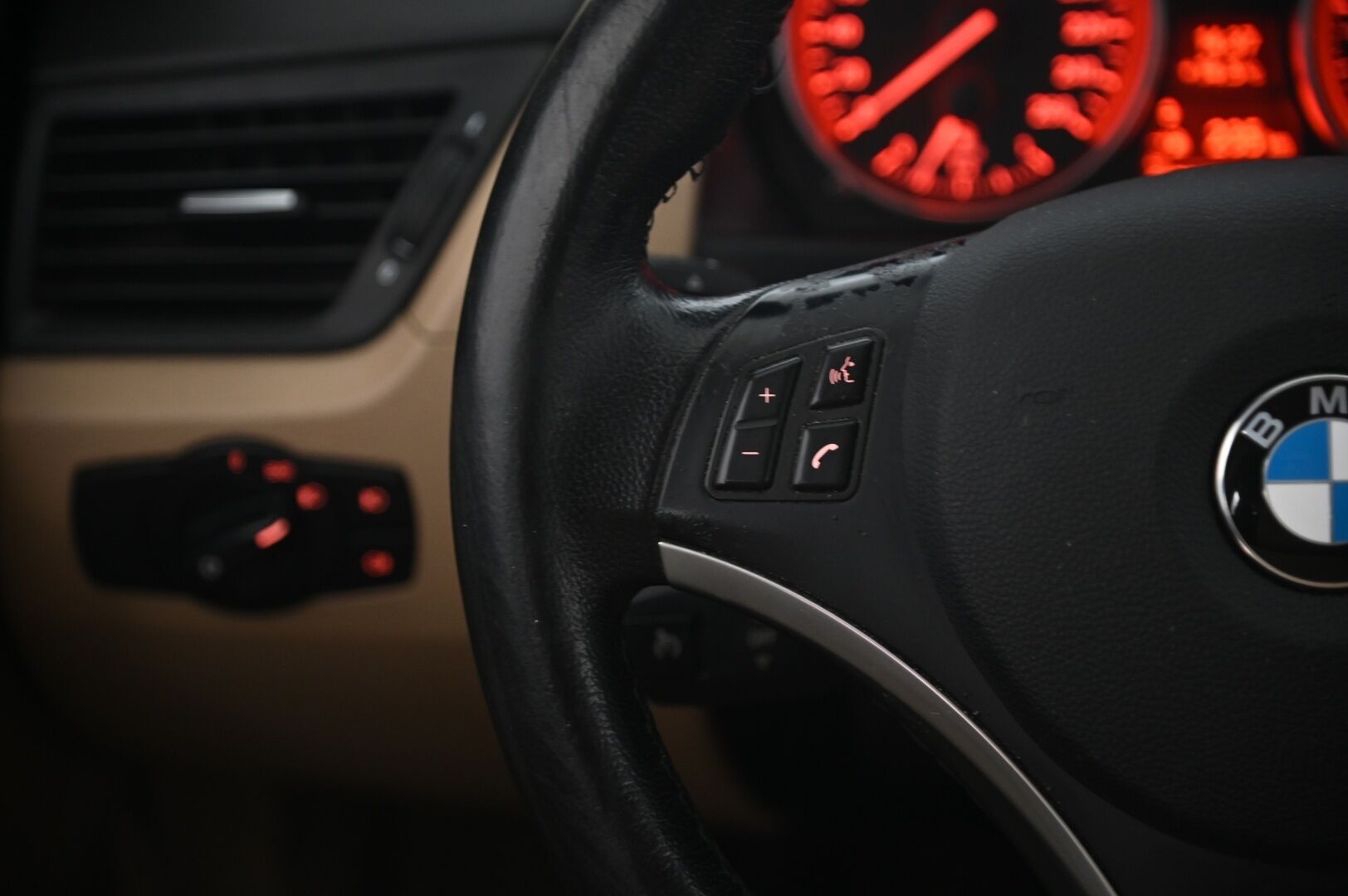 BMW X1 2010 E84 SAV Business - *Myydään Huutokaupat.com*