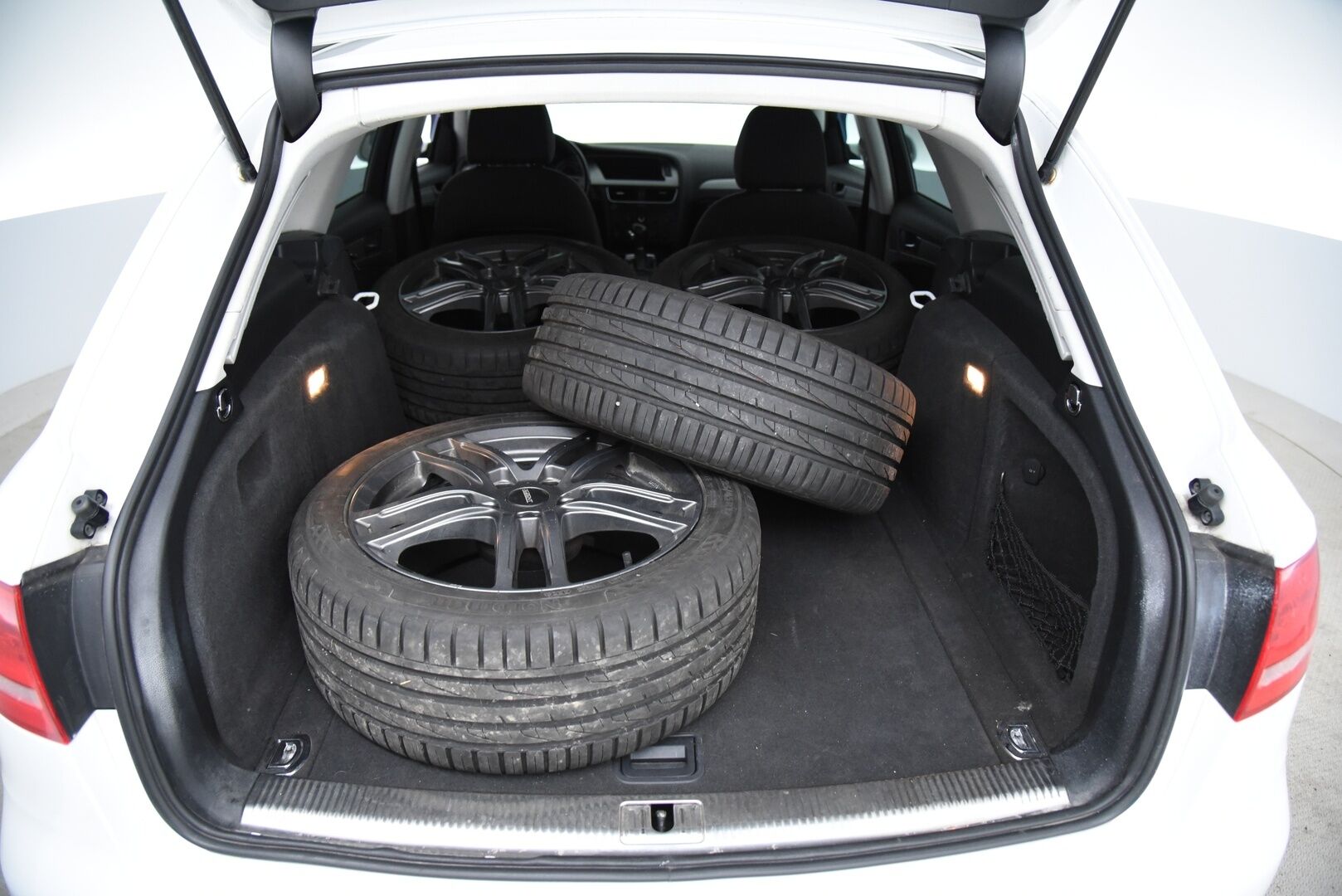 Audi A4 2010 Avant 2,0 TDI DPF multitronic Business /  YritysOutlet - Myydään vain yrityksille - YritysOutlet - Myydään vain yrityksille