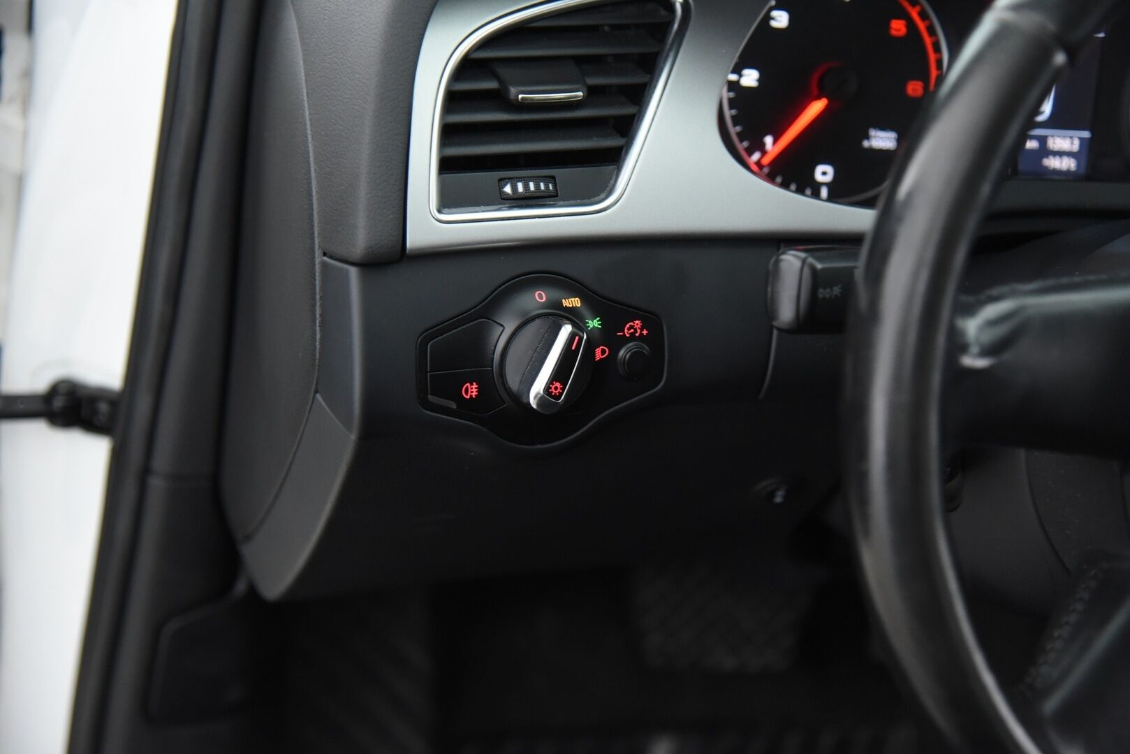 Audi A4 2010 Avant 2,0 TDI DPF multitronic Business /  YritysOutlet - Myydään vain yrityksille - YritysOutlet - Myydään vain yrityksille