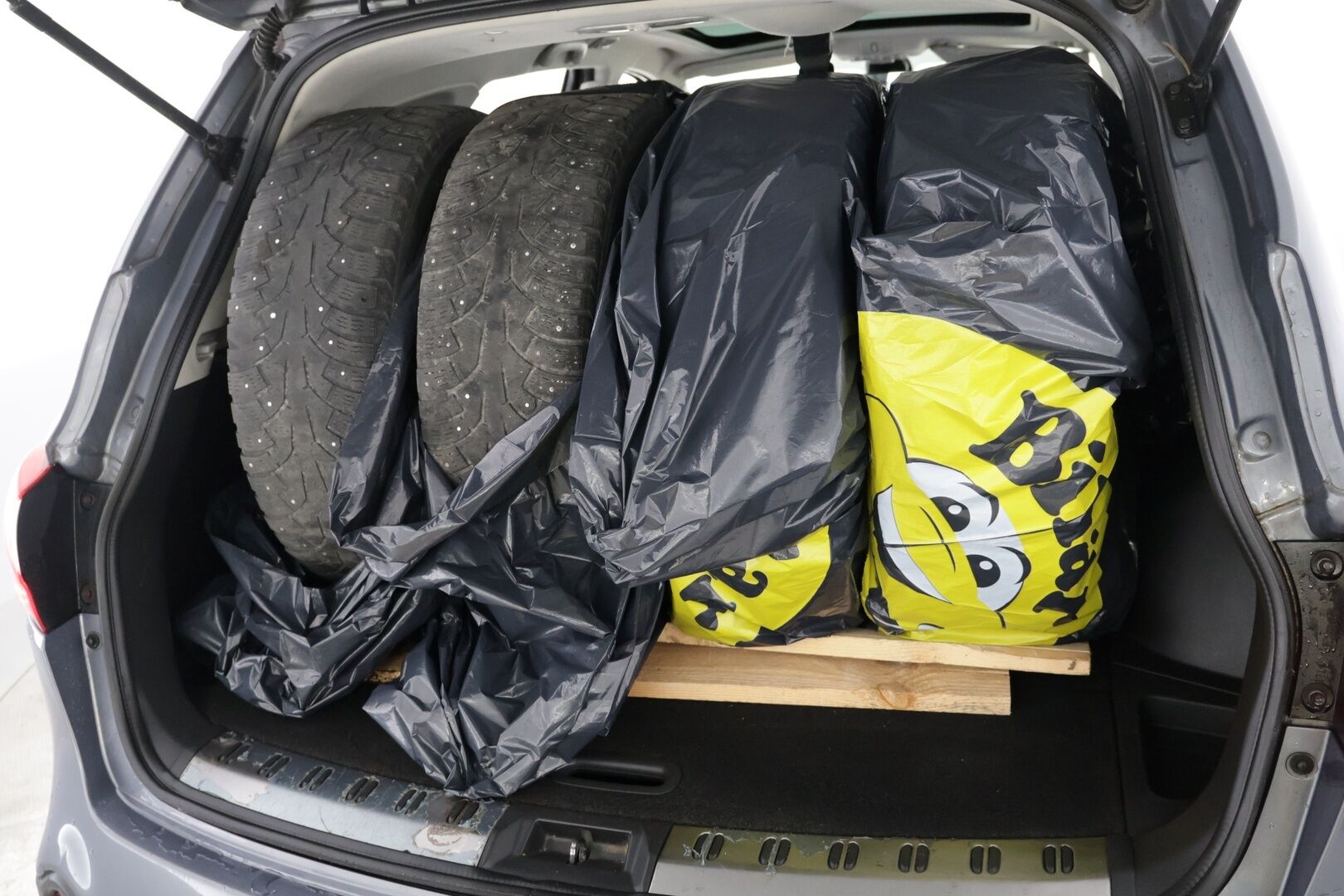 Nissan Qashqai+2 2011 1,6L Acenta 2WD 5MT MY10 - Huutokaupat.com | Leimaa 05/27!