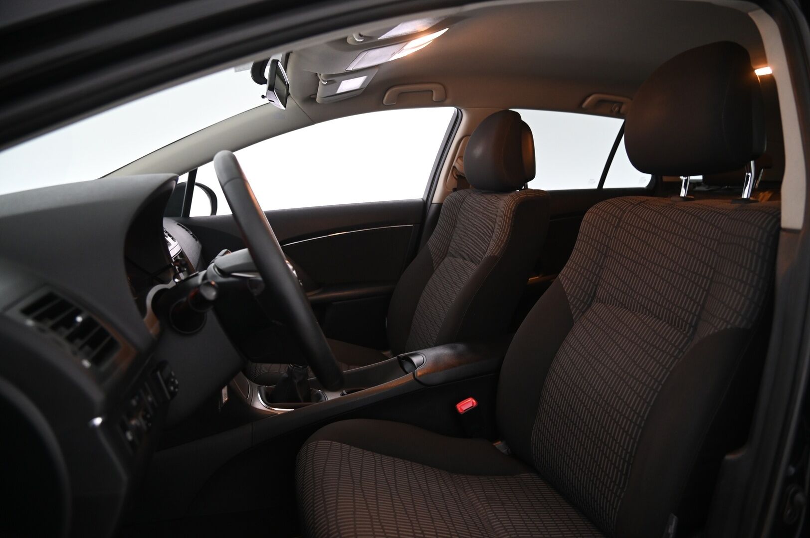 Toyota Avensis 2010 2,0 D-4D DPF Sol Edition Wagon - Koukku | Webasto | Vakkari | Suomi-auto | Juuri huollettu!