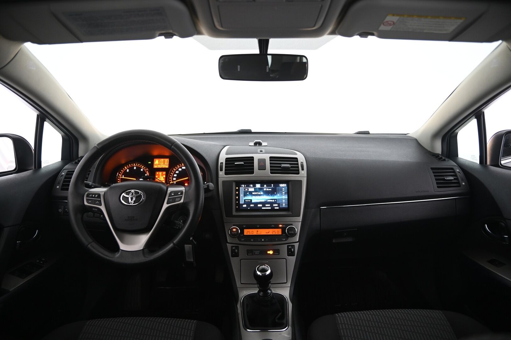 Toyota Avensis 2010 2,0 D-4D DPF Sol Edition Wagon - Koukku | Webasto | Vakkari | Suomi-auto | Juuri huollettu!