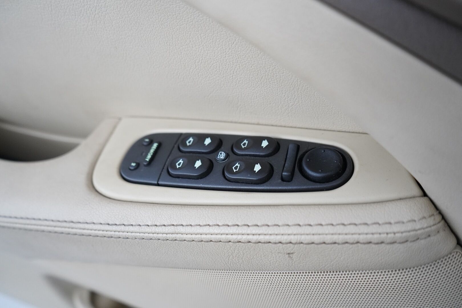 Jaguar S-Type 2006 2,7D V6 Executive Aut *Lohko / Vakkari / Täysnahka / Ilmastointi / Tutka* - Juuri katsastettu / Siistikuntoinen / Kahdet hyvät renkaat + vanteet
