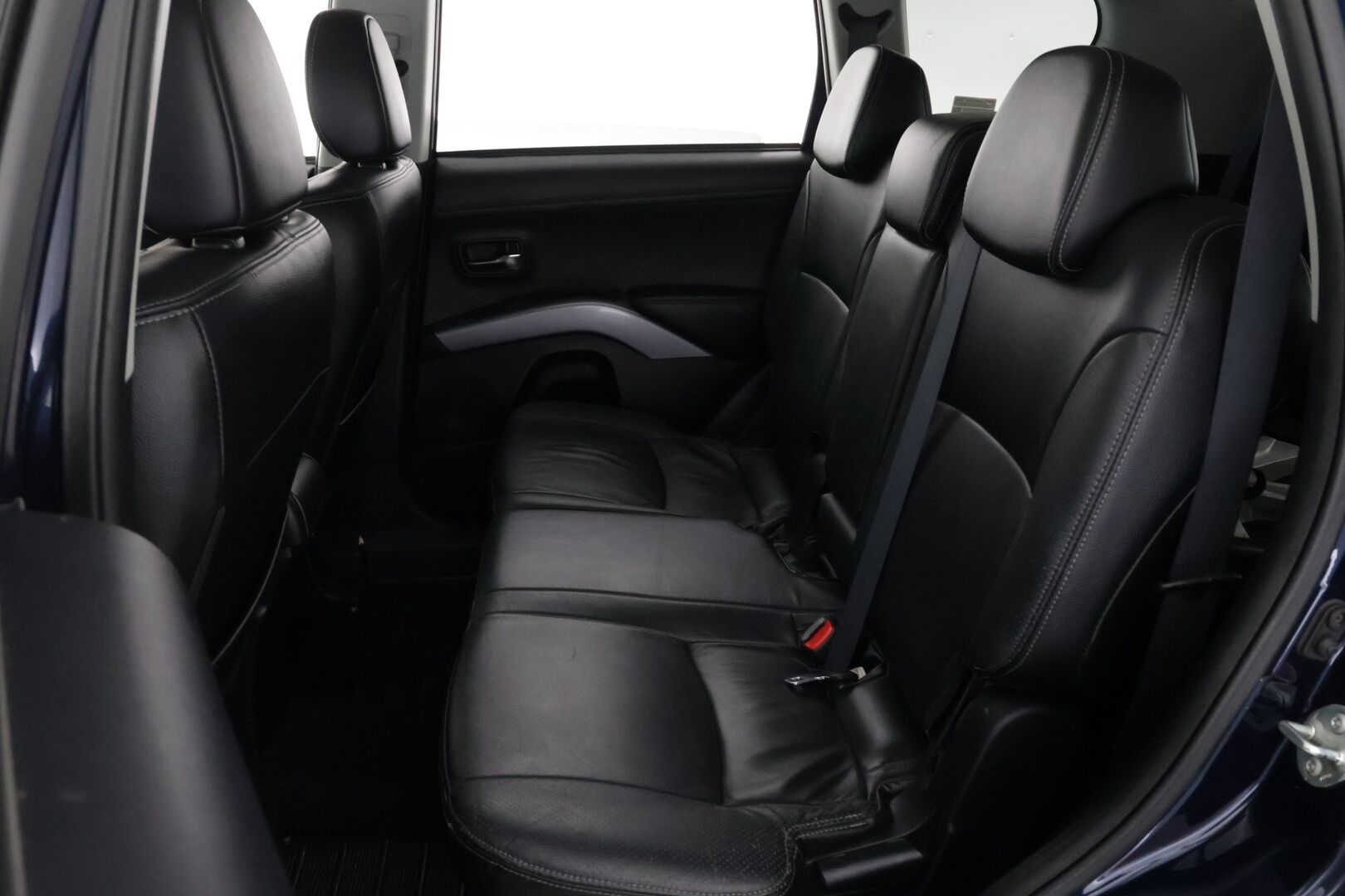 Mitsubishi Outlander 2011 2,2 HDI Instyle Navi TC-SST