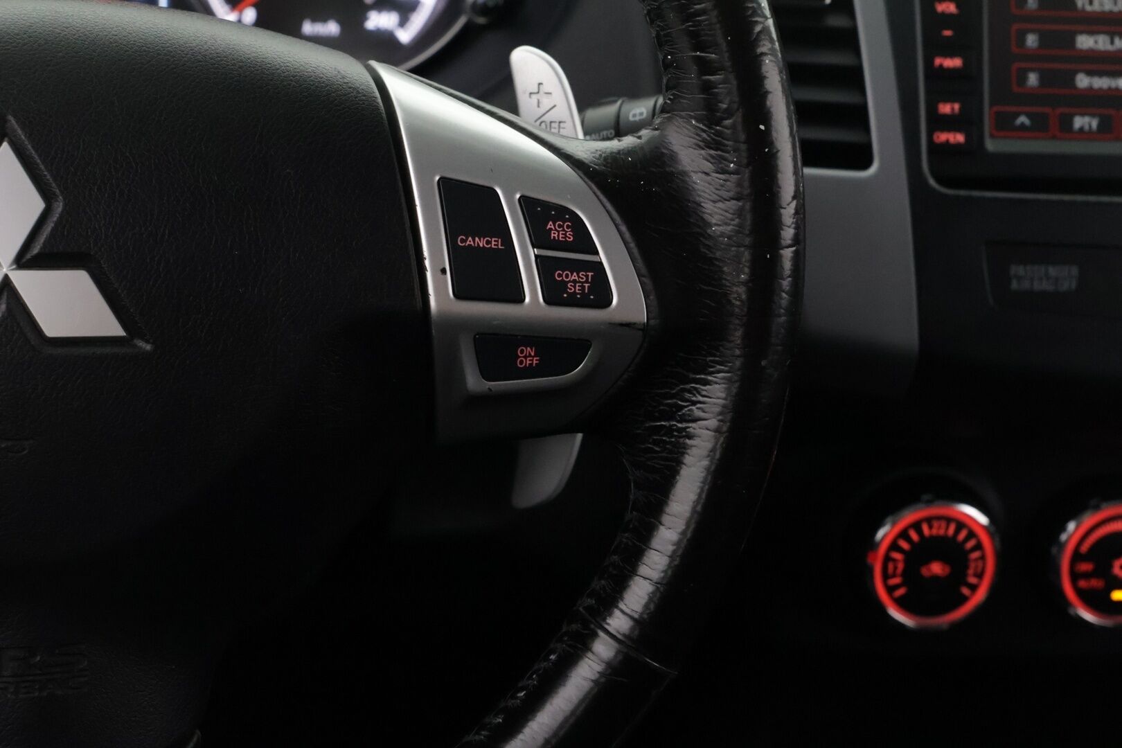 Mitsubishi Outlander 2011 2,2 HDI Instyle Navi TC-SST