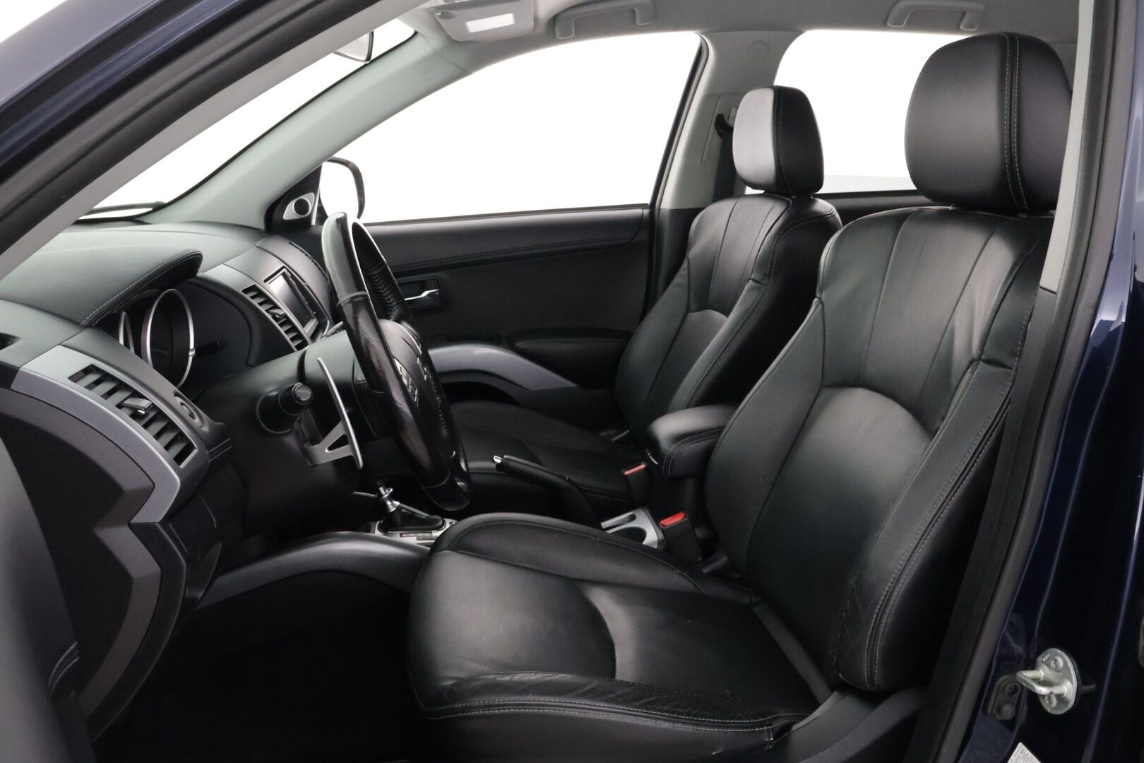 Mitsubishi Outlander 2011 2,2 HDI Instyle Navi TC-SST