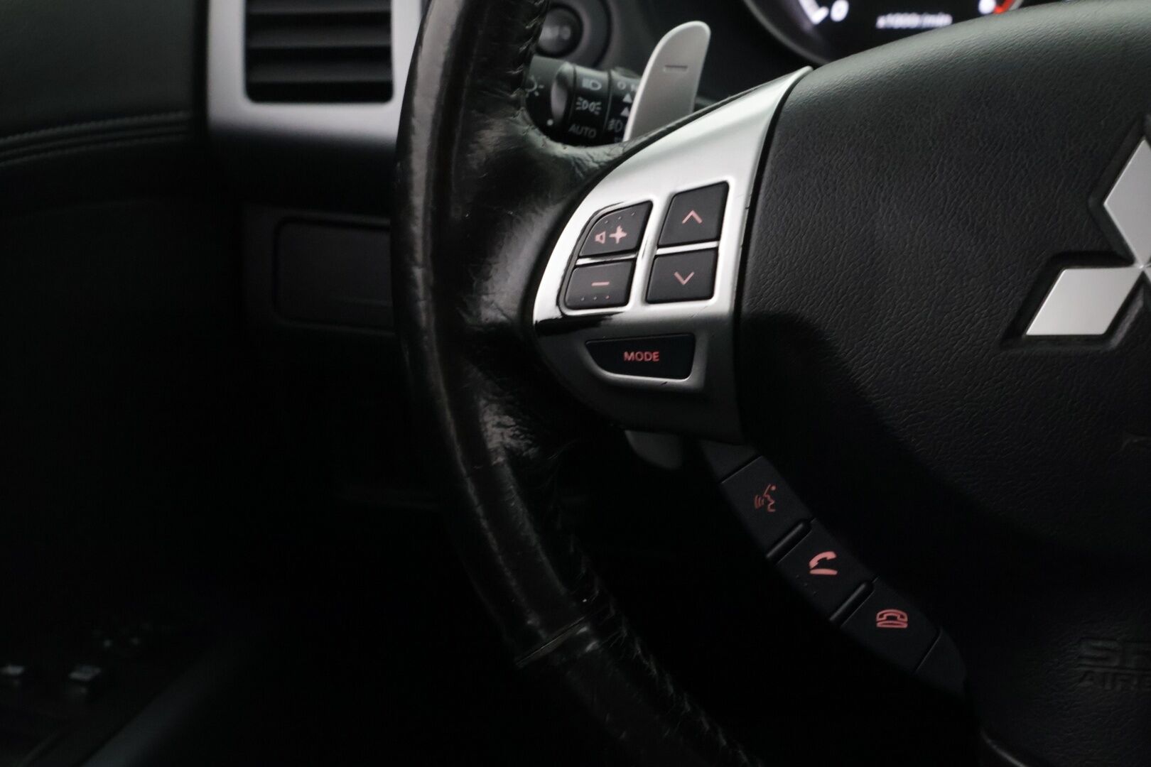 Mitsubishi Outlander 2011 2,2 HDI Instyle Navi TC-SST