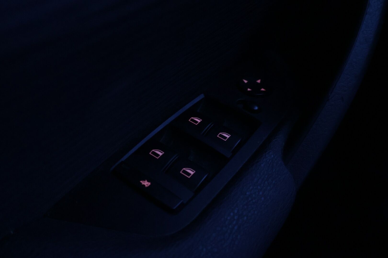 BMW X1 2011 A E84 SAV Business *Koukku / Vakkari / Navi / Lohko / Tutka* - Siistikuntoinen Suomiauto kaksilla hyväkuntoisilla renkailla! - HULLUT AVAJAISHULINAT KORKOTARJOUS 3,29 %