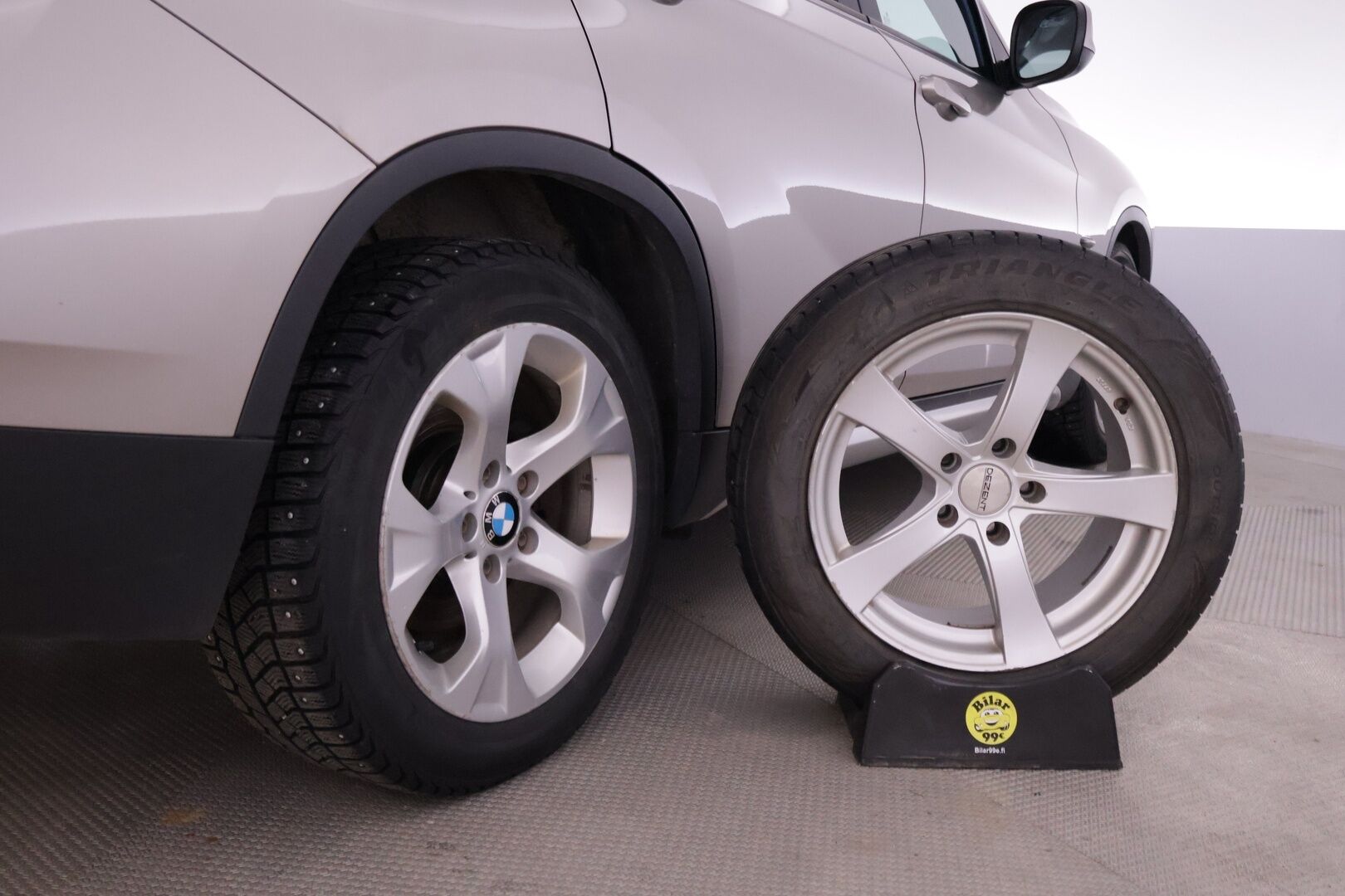 BMW X1 2011 A E84 SAV Business *Koukku / Vakkari / Navi / Lohko / Tutka* - Siistikuntoinen Suomiauto kaksilla hyväkuntoisilla renkailla! - HULLUT AVAJAISHULINAT KORKOTARJOUS 3,29 %