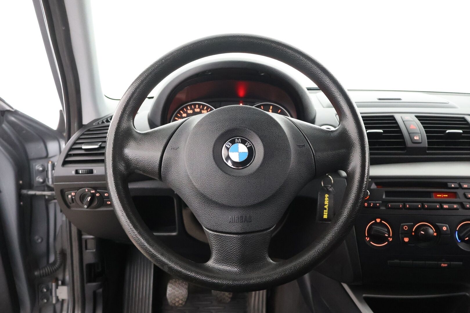 BMW 116 2009 5ov. - YritysOutlet - Myydään vain yrityksille - – Tämä auto myydään YritysOutlet -valikoimasta vain yritykselle