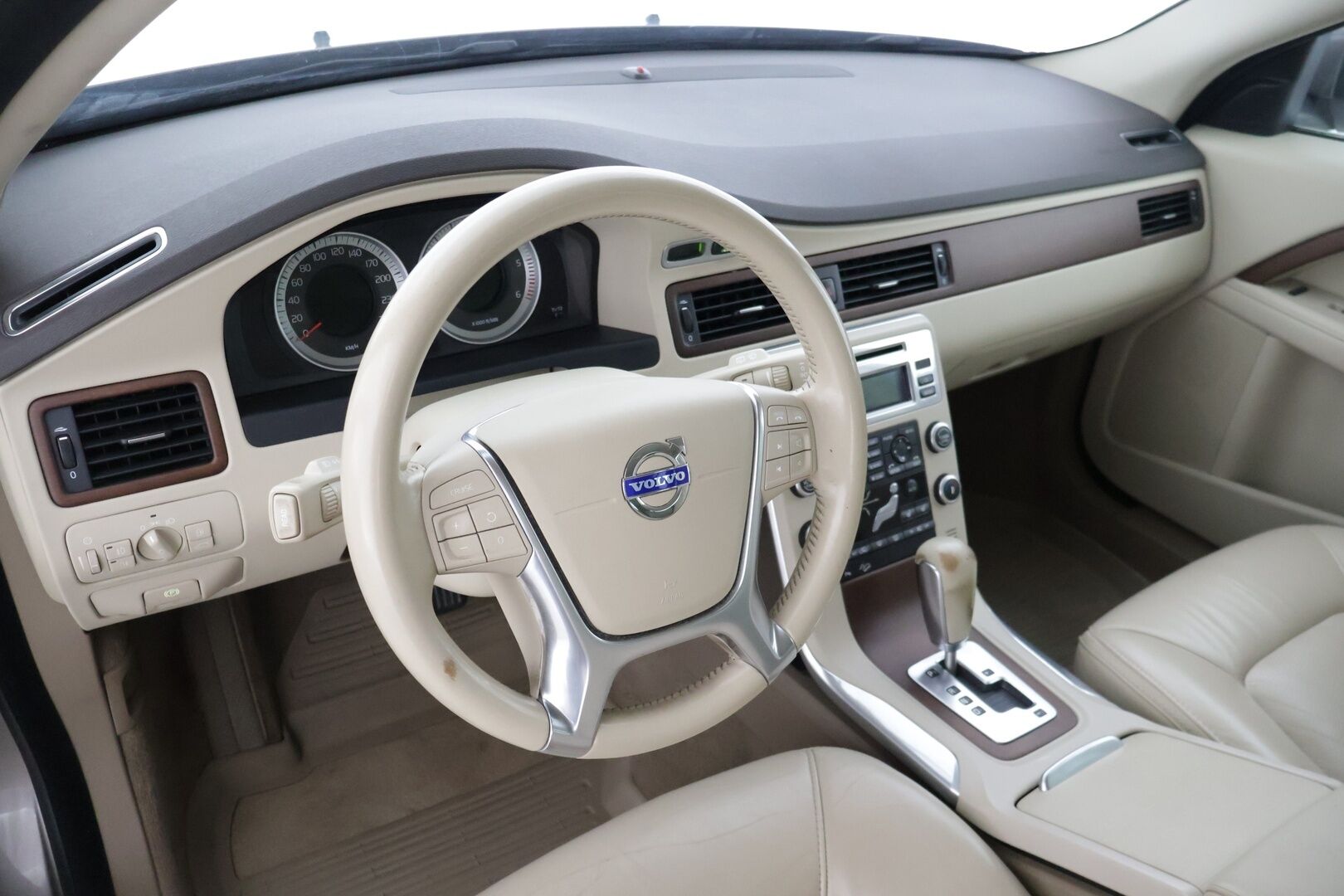Volvo XC70 2011 D5 AWD Summum aut - * Juuri saapunut! *