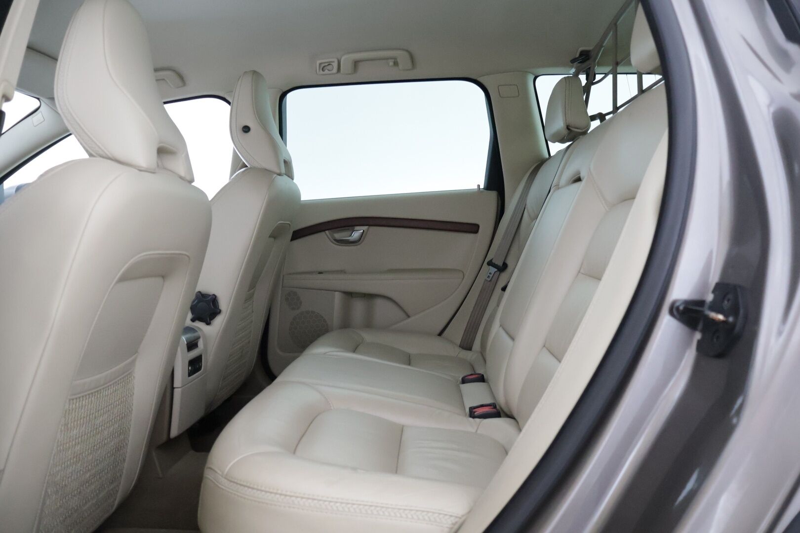 Volvo XC70 2011 D5 AWD Summum aut - * Juuri saapunut! *