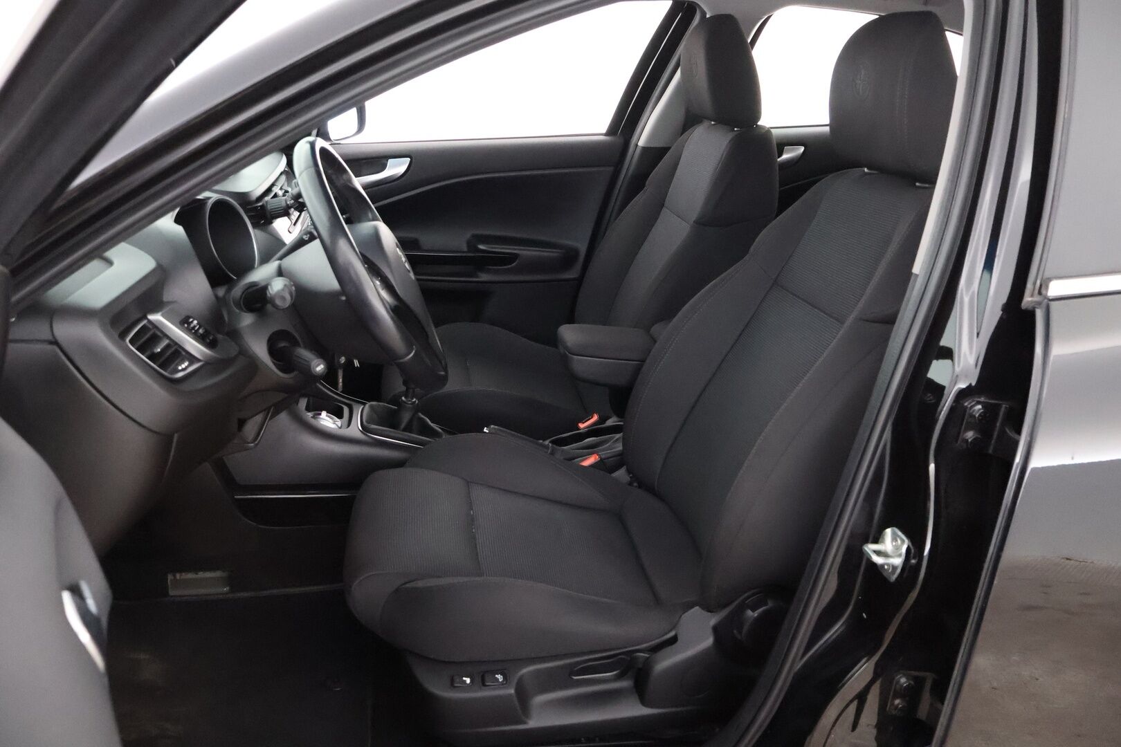 Alfa Romeo Giulietta 2011 1,4 T-jet - Suomiauto / Vakkari / Lohkolämmitin / Peruutustutka / 2x Renkaat Aluvantein / Jakopää juuri tehty!