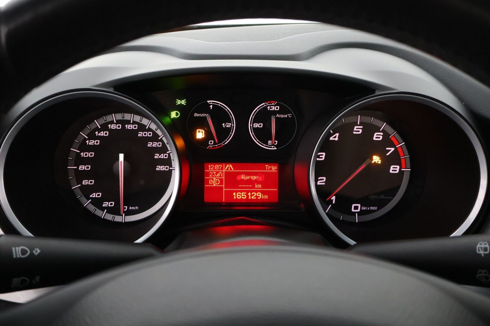 Alfa Romeo Giulietta 2011 1,4 T-jet - Suomiauto / Vakkari / Lohkolämmitin / Peruutustutka / 2x Renkaat Aluvantein / Jakopää juuri tehty!