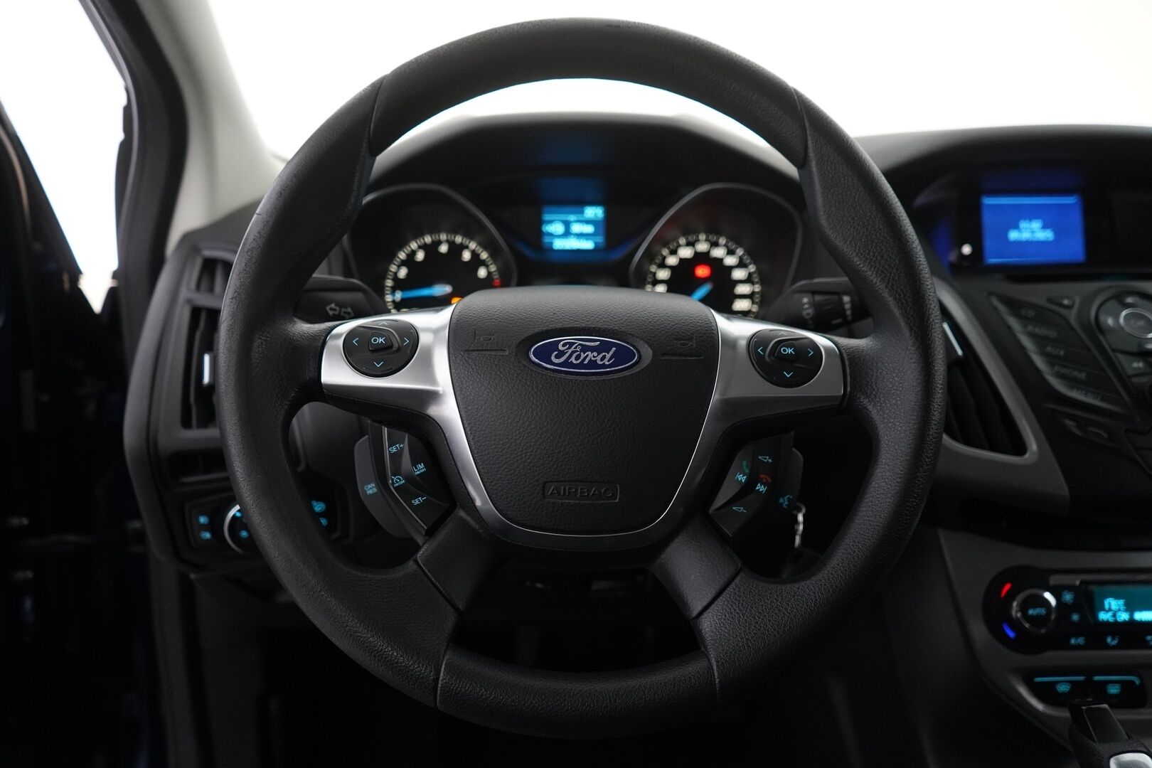 Ford Focus 2012 1.6 Ecoboost 150 hv Trend M6 *Lohko+sisä / Bt-Audio / Vakkari* - Suomi-auto / Kahdet alumiinivanteet! / Särmä huoltohistoria! 