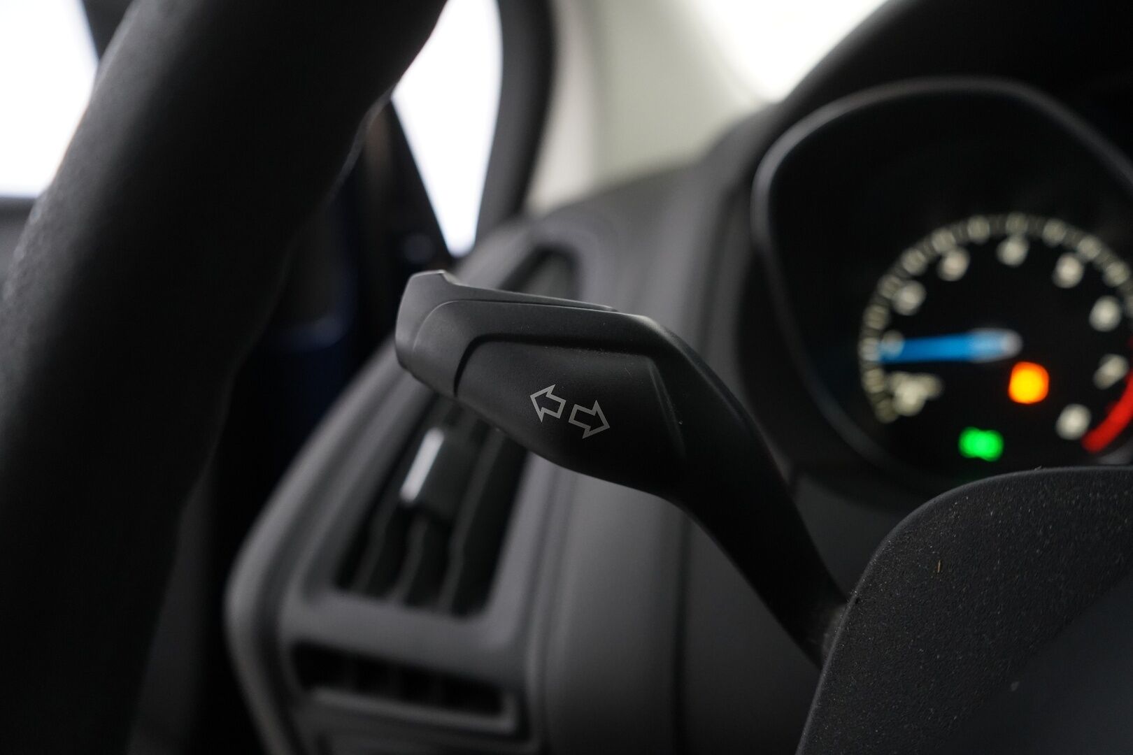 Ford Focus 2012 1.6 Ecoboost 150 hv Trend M6 *Lohko+sisä / Bt-Audio / Vakkari* - Suomi-auto / Kahdet alumiinivanteet! / Särmä huoltohistoria! 