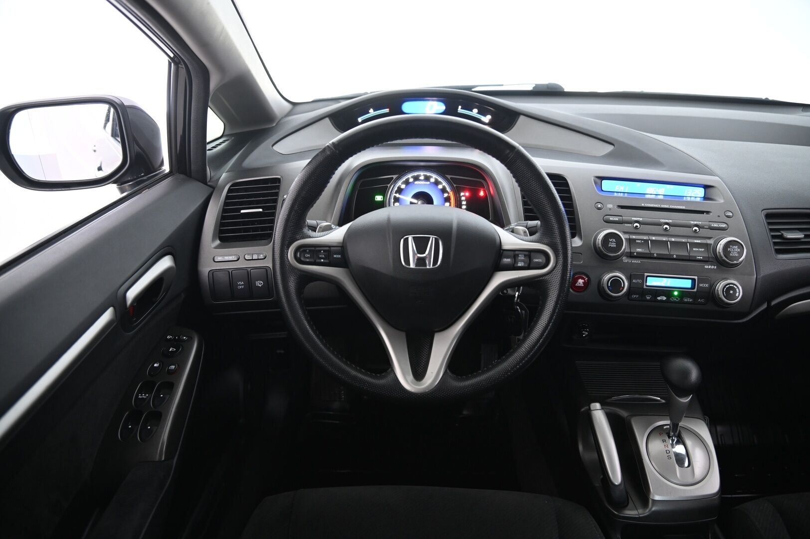 Honda Civic 2011 4D 1,8i Executive AT Business - Vetokoukku | Vakkari | Lohkolämmitin | Suomi-auto | Hyvät huollot!