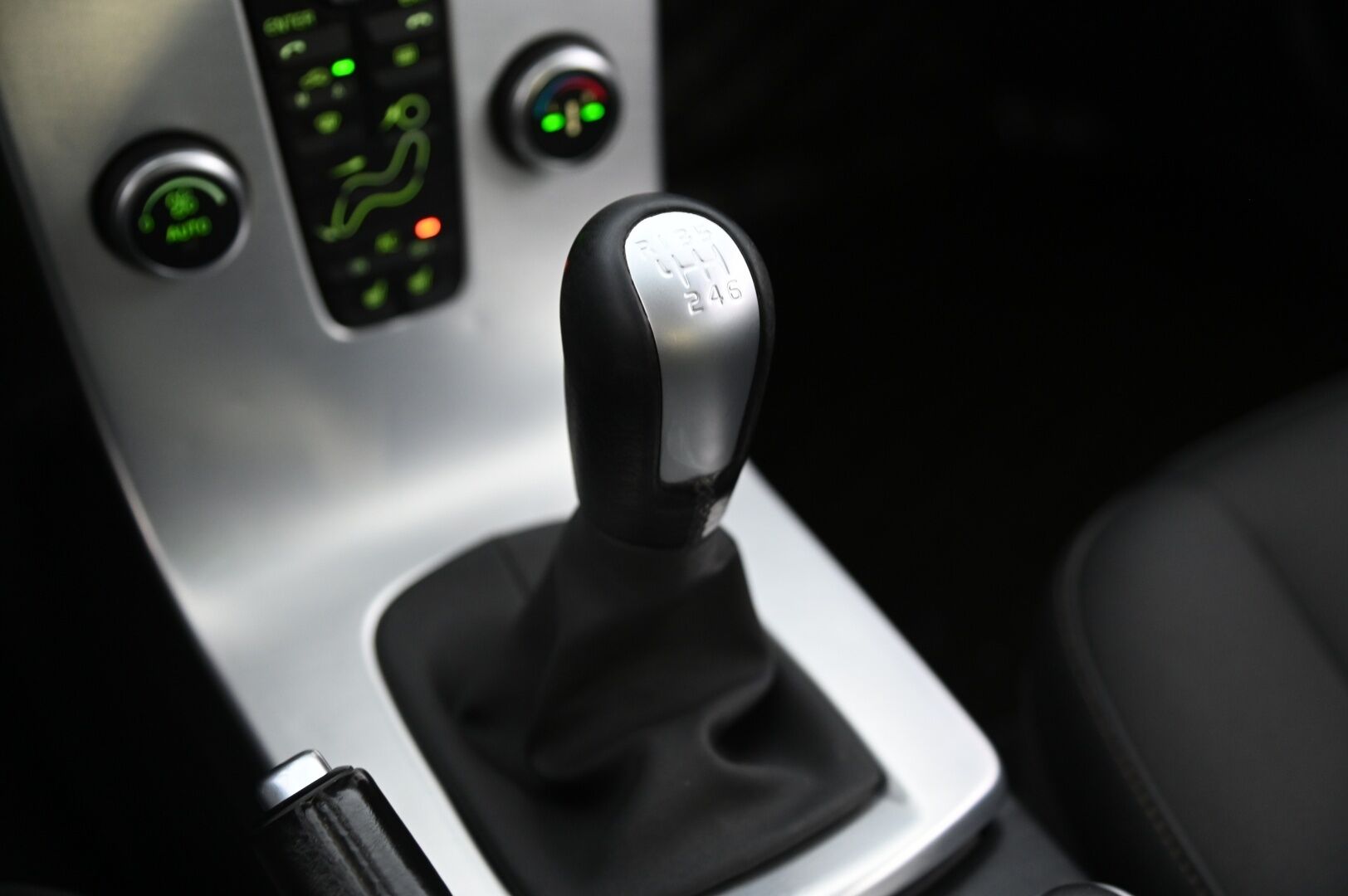 Volvo S40 2011 1,6D DRIVe S/S Classic man *Myydään Huutokaupat.com sivun kautta* - https://huutokaupat.com/kohde/5704041/volvo-s40-juuri-huollettu-webasto-puolinahat-2011
