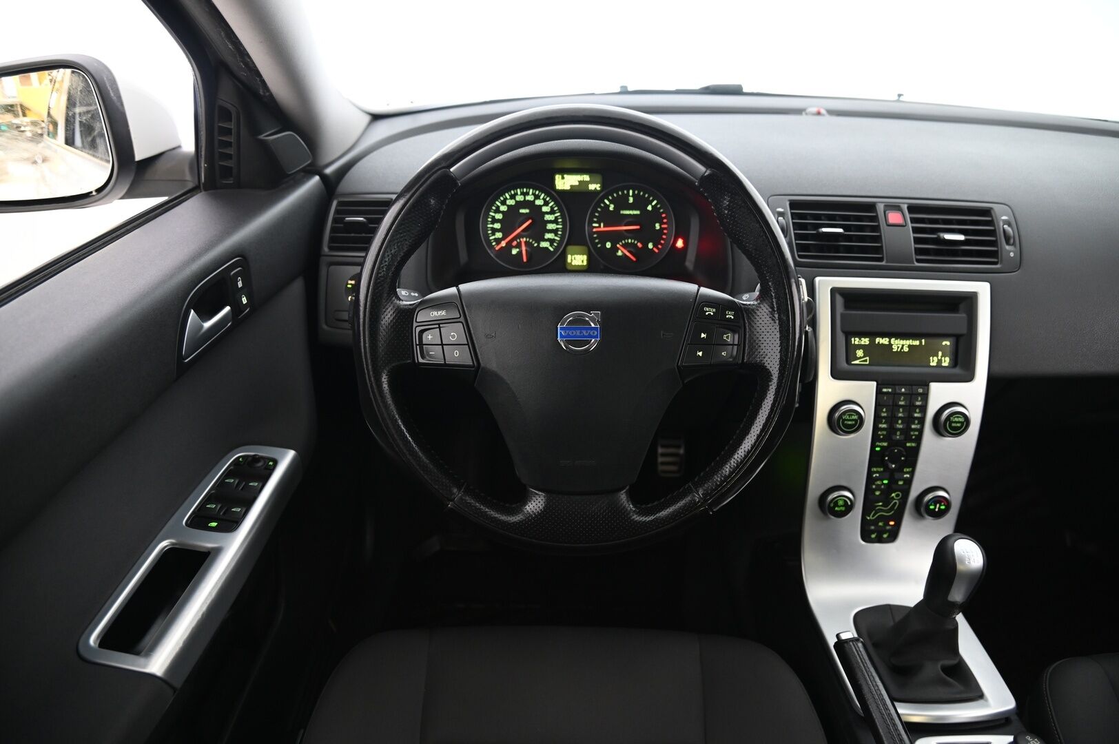Volvo S40 2011 1,6D DRIVe S/S Classic man *Myydään Huutokaupat.com sivun kautta* - https://huutokaupat.com/kohde/5704041/volvo-s40-juuri-huollettu-webasto-puolinahat-2011