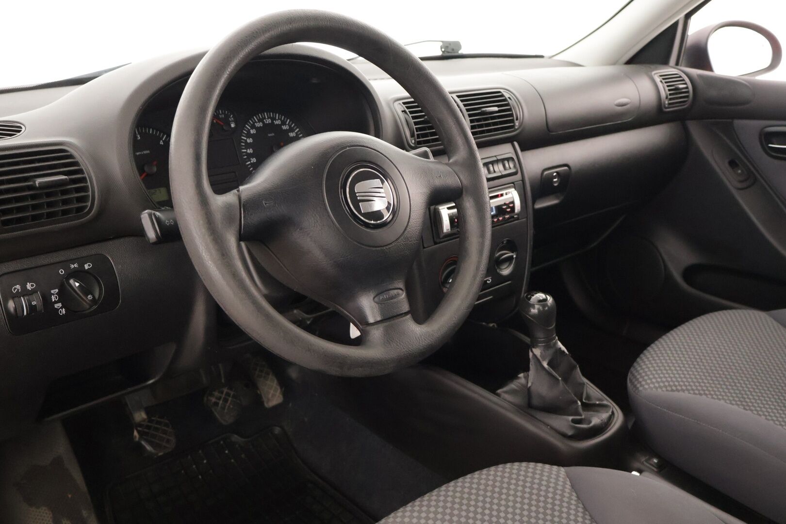 Seat Leon 2003 4D LEON HATCHBACK 1.9TDI **Myydään huutokaupat.com:ssa** - 2x loistavat renkaat / Ilmastointi / Huippu kunnossa!