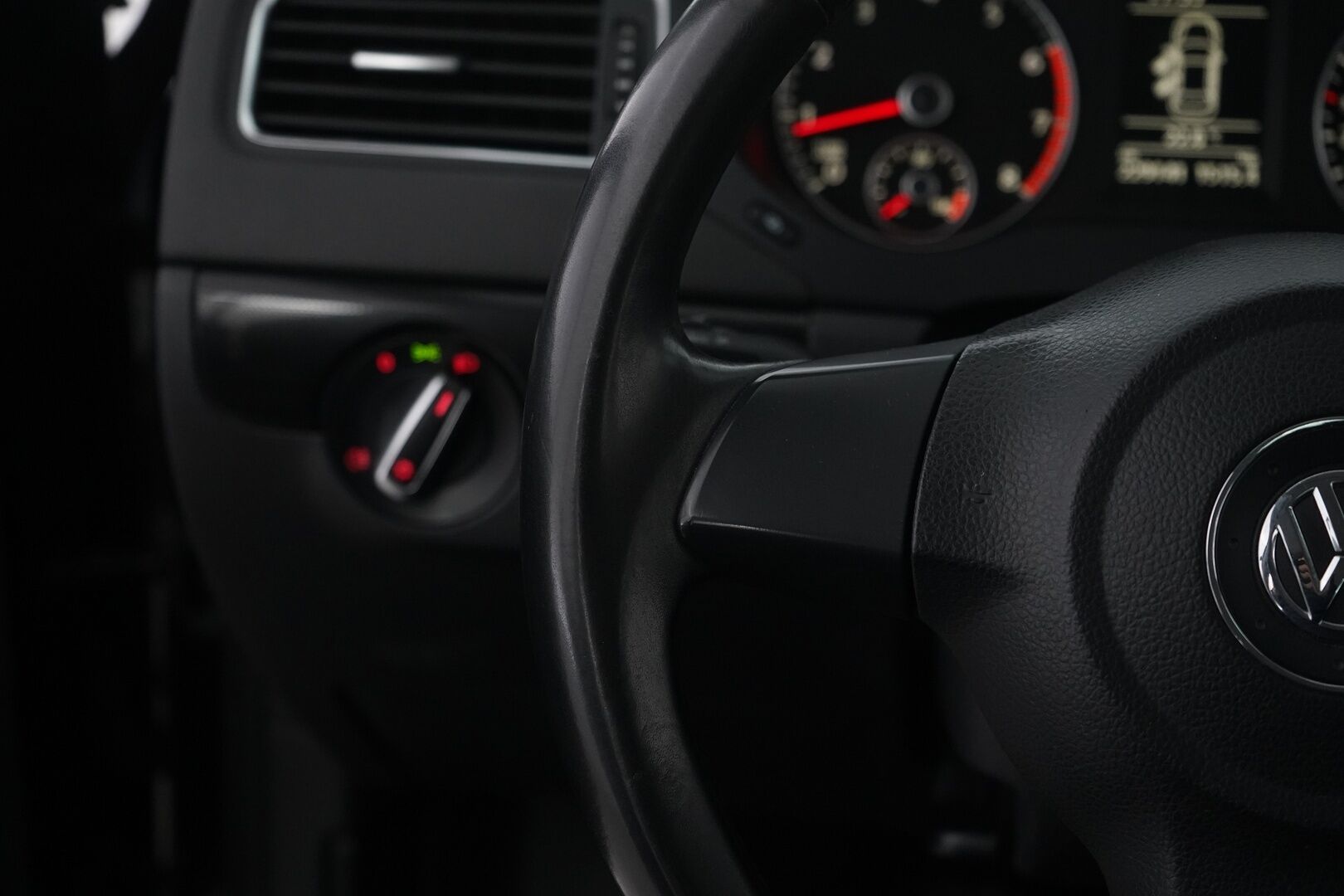 Volkswagen Jetta 2011 1.2 TSI Comfortline 77kW *Vakkari / Lohko / Vetokoukku* - Juuri katsastettu / Suomi-auto / Viimeisin huolto 222tkm / Kahdet renkaat / Talveksi hyvät nastat