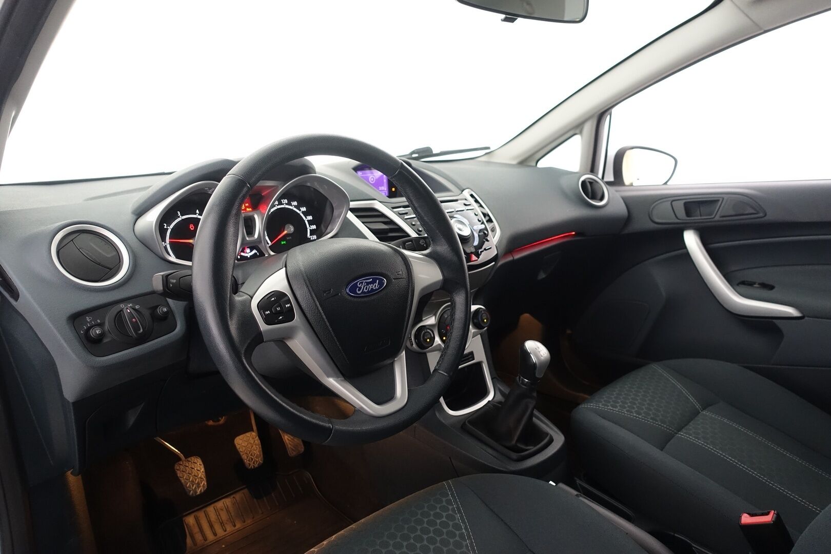 Ford Fiesta 2011 1,6 120 hv WRC 120 Edition M5 5-ovinen - | Suomi-auto | Lohko+sisäp.| Ambient | Bluetooth | 2x Renkaat & Vanteet | 