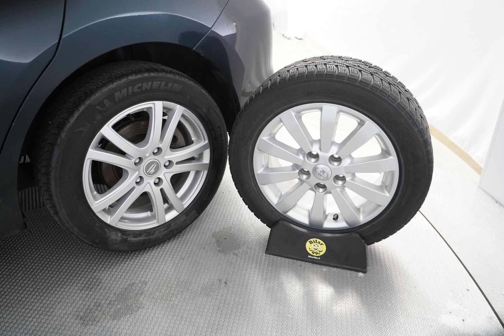 Toyota Auris 2012 1,6 Valvematic Sol Edition - Webasto / Ilmastointi / Vakionopeudensäädin / Siisti / Kahdet renkaat alumiinivantein