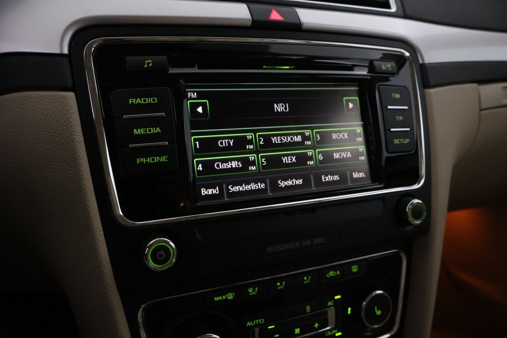 Skoda Superb 2011 Combi 2,0 TDI - Myydään Huutokaupat.com- sivustolla