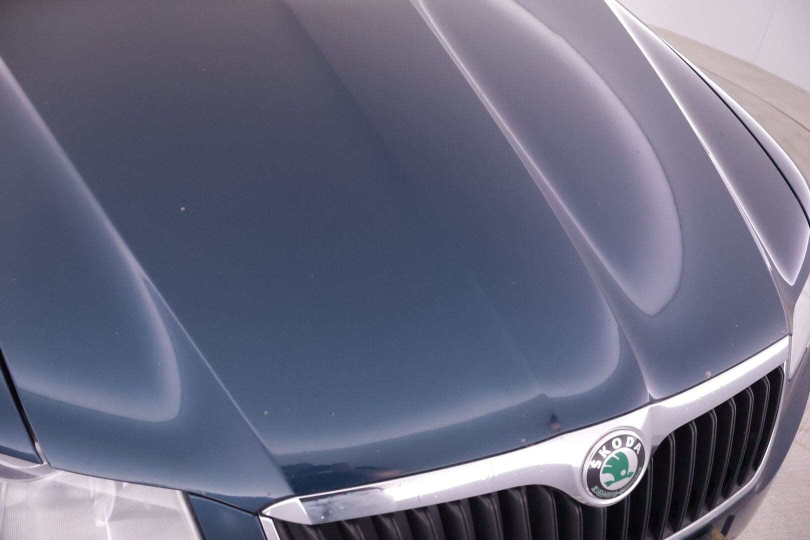 Skoda Superb 2011 Combi 2,0 TDI - Myydään Huutokaupat.com- sivustolla