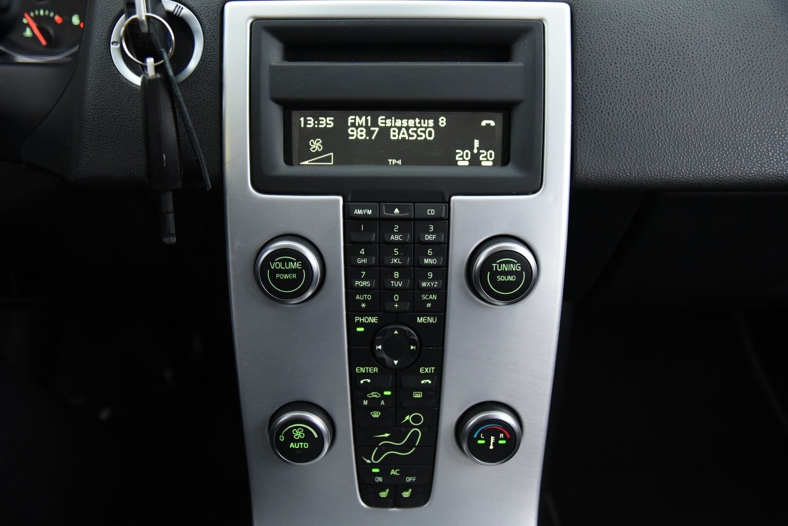 Volvo V50 2011 D3 Classic aut / Myydään huutokaupat.com:issa! - Myydään vain huutokaupat.com:issa! 