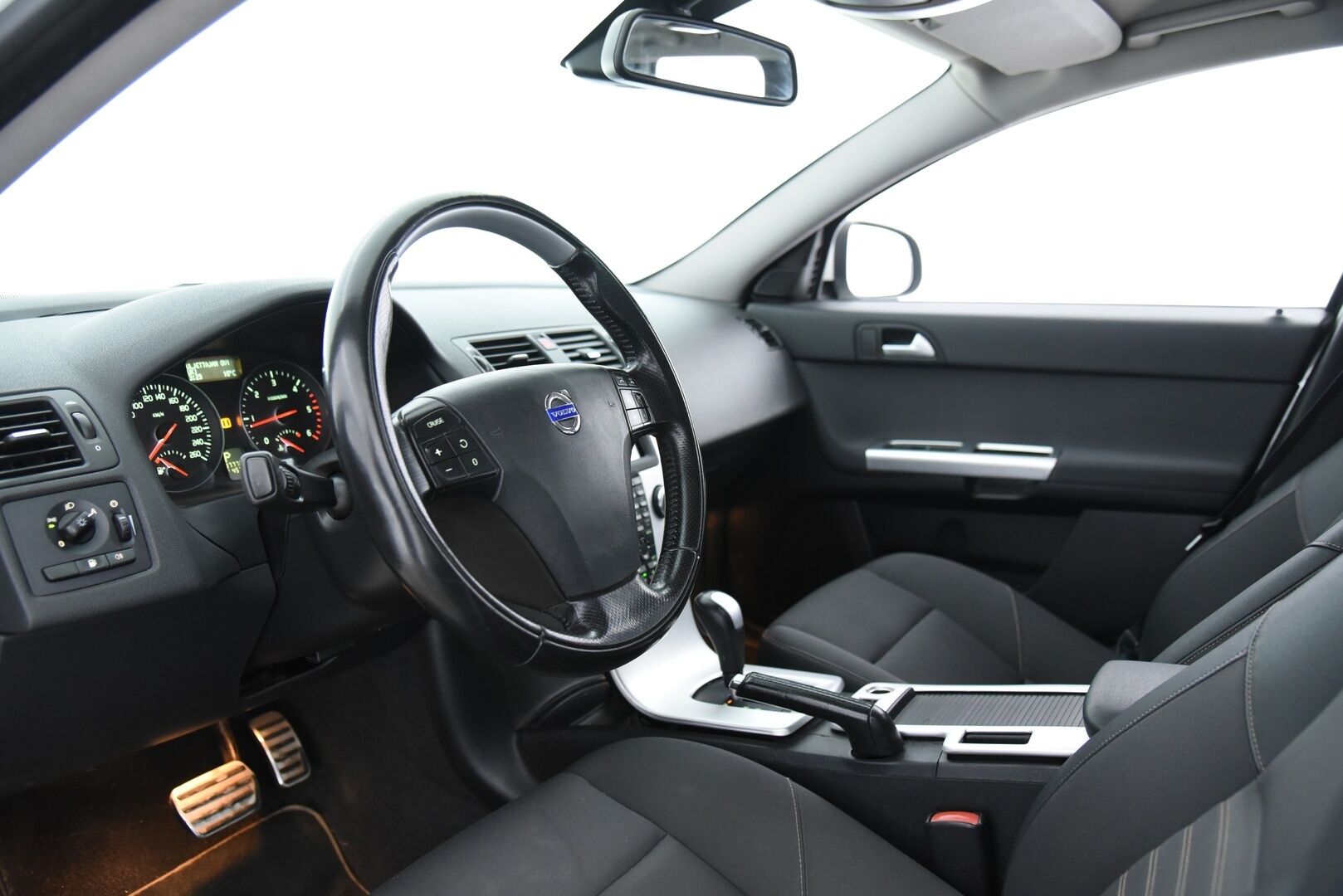 Volvo V50 2011 D3 Classic aut / Myydään huutokaupat.com:issa! - Myydään vain huutokaupat.com:issa! 