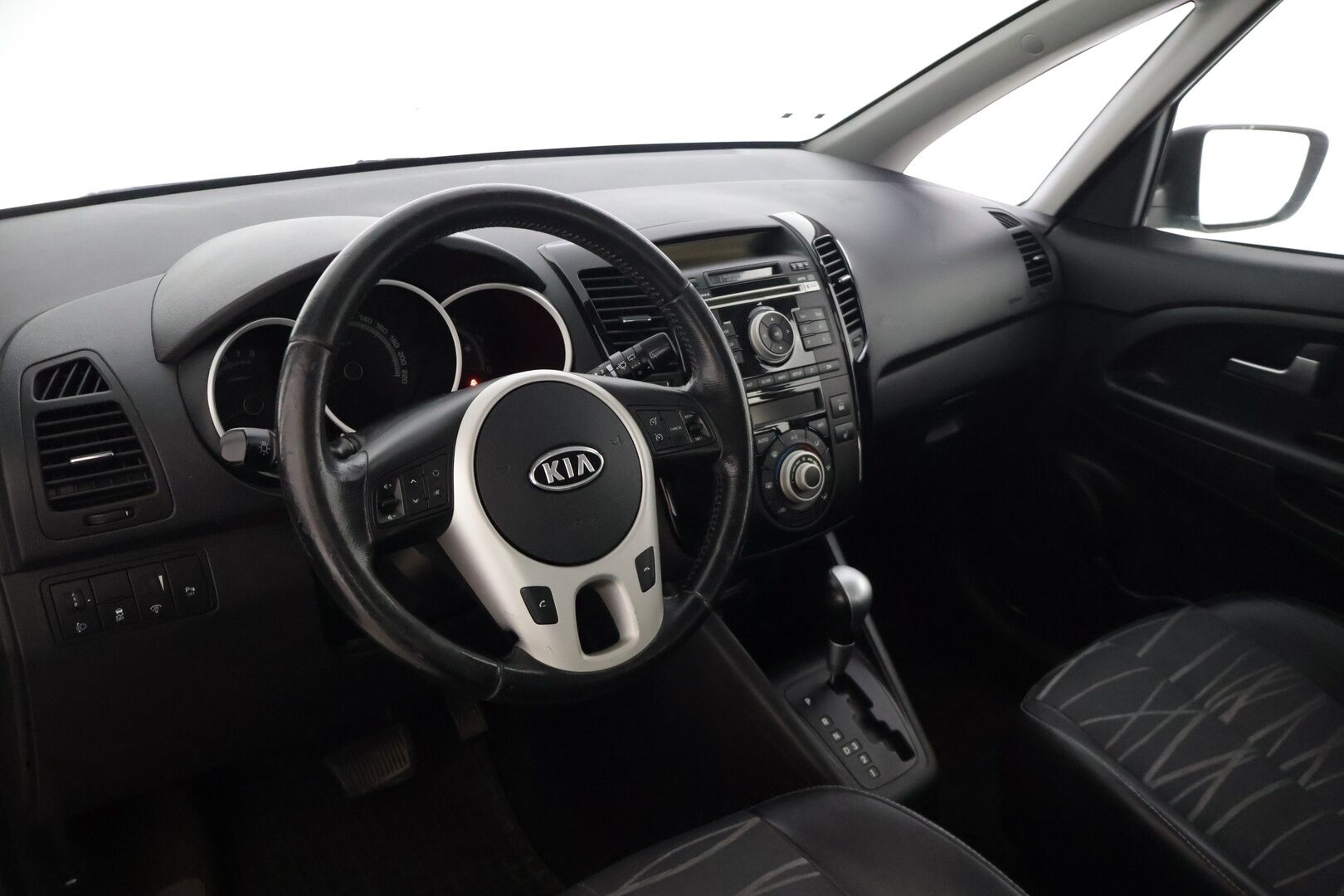 Kia Venga 2012 1,6 TX 5D A/T - | Suomi-auto | Lohkolämmitin | P. Tutka | Vakionopeudensäädin | Puolinahkasisusta | 2x Renkaat | - KORKO VAIN 3,99 %