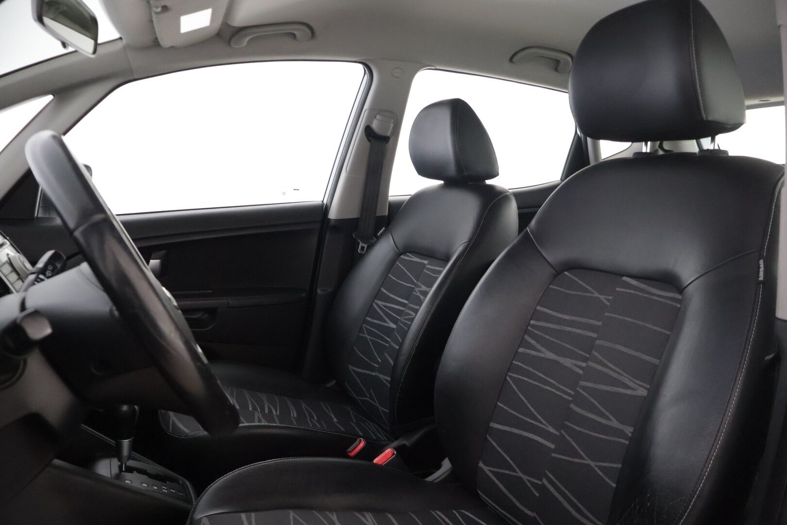 Kia Venga 2012 1,6 TX 5D A/T - | Suomi-auto | Lohkolämmitin | P. Tutka | Vakionopeudensäädin | Puolinahkasisusta | 2x Renkaat | - KORKO VAIN 3,99 %