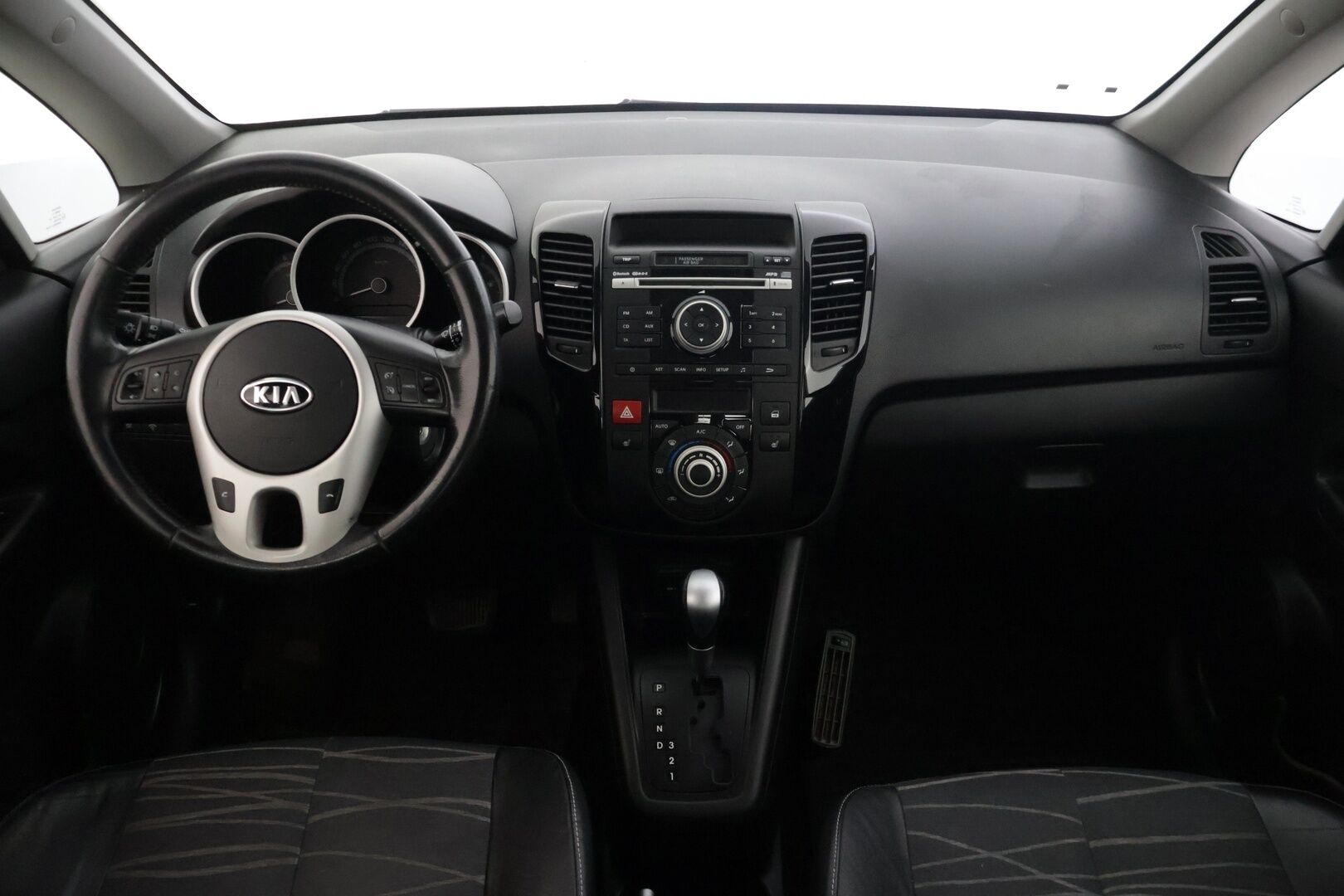 Kia Venga 2012 1,6 TX 5D A/T - | Suomi-auto | Lohkolämmitin | P. Tutka | Vakionopeudensäädin | Puolinahkasisusta | 2x Renkaat | - KORKO VAIN 3,99 %
