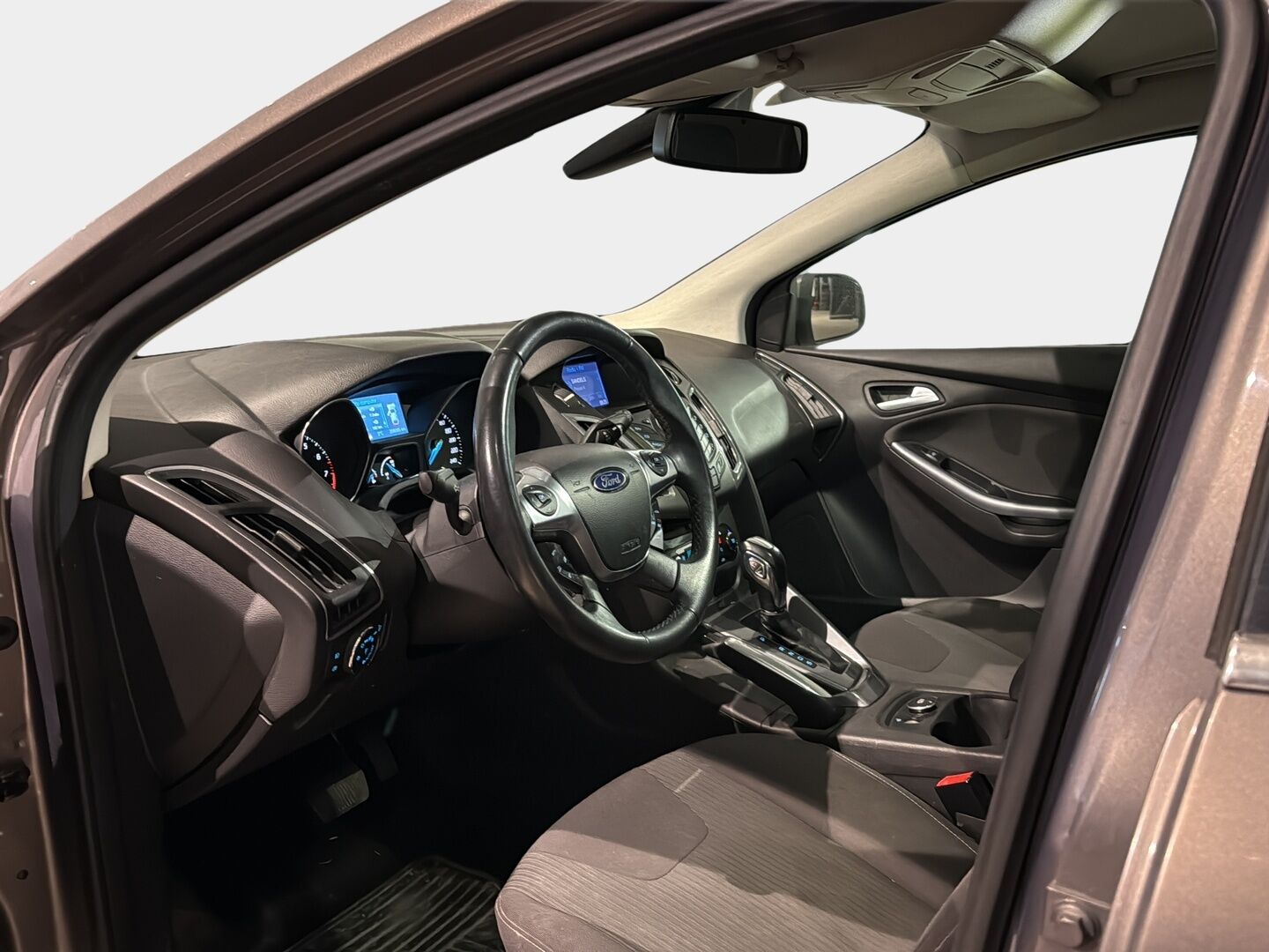 Ford Focus 2012 1,6 125 hv PowerShift Titanium A6 Wagon *Lohko+S.lämmitin / Koukku / Vakionopeudensäädin / Lämmitettävä tuulilasi / Navi* - *Juuri huollettu ja asialliset huollot / Tuore leima!*