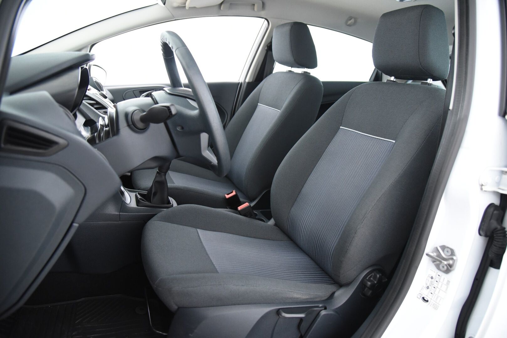 Ford Fiesta 2012 1,25 60 hv Trend M5 5-ovinen / Suomi-auto / Lohko + sis.pistoke / Lämmitettävä tuulilasi - 2 om. Suomi-auto erinomaisella huoltohistorialla!