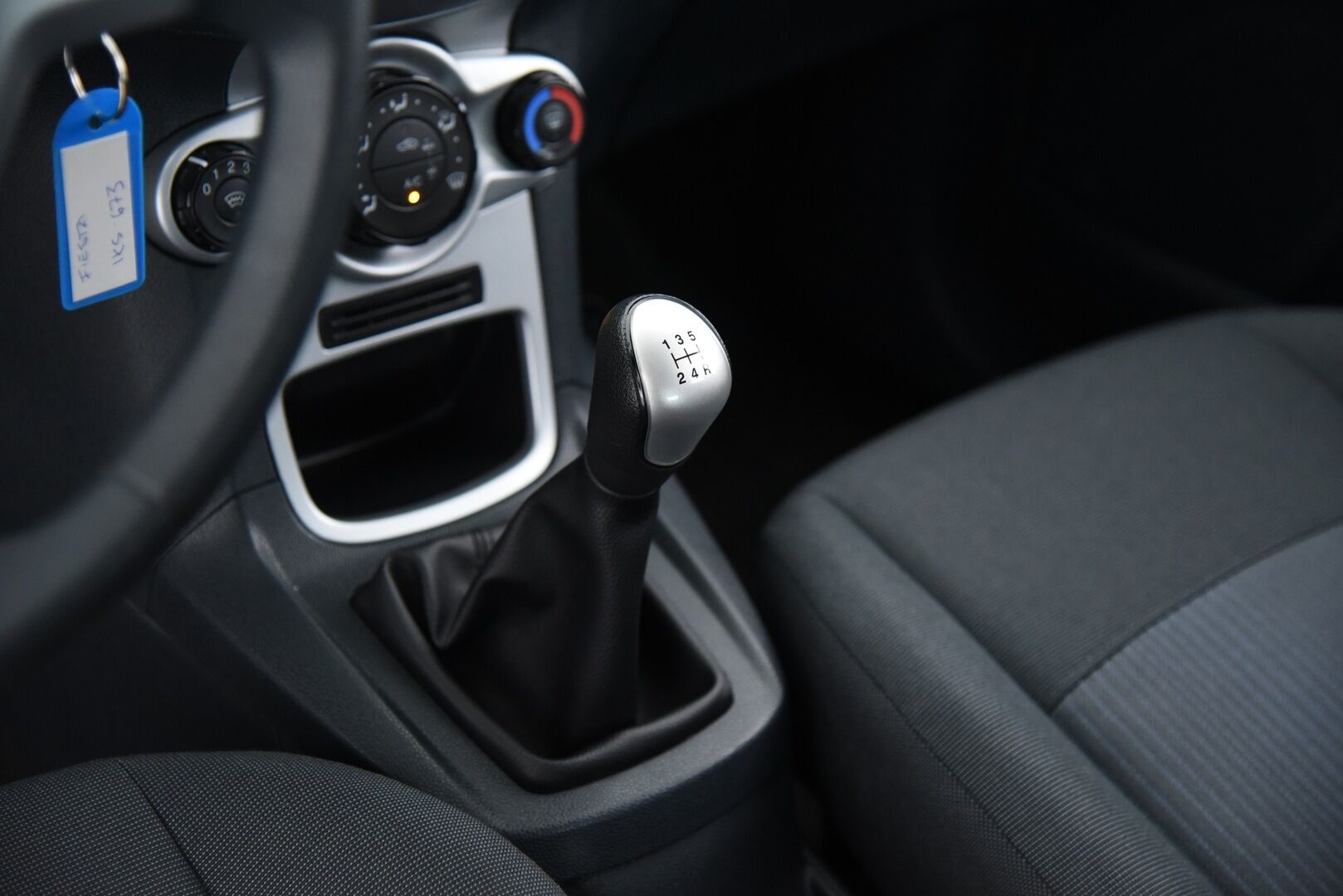 Ford Fiesta 2012 1,25 60 hv Trend M5 5-ovinen / Suomi-auto / Lohko + sis.pistoke / Lämmitettävä tuulilasi - 2 om. Suomi-auto erinomaisella huoltohistorialla!