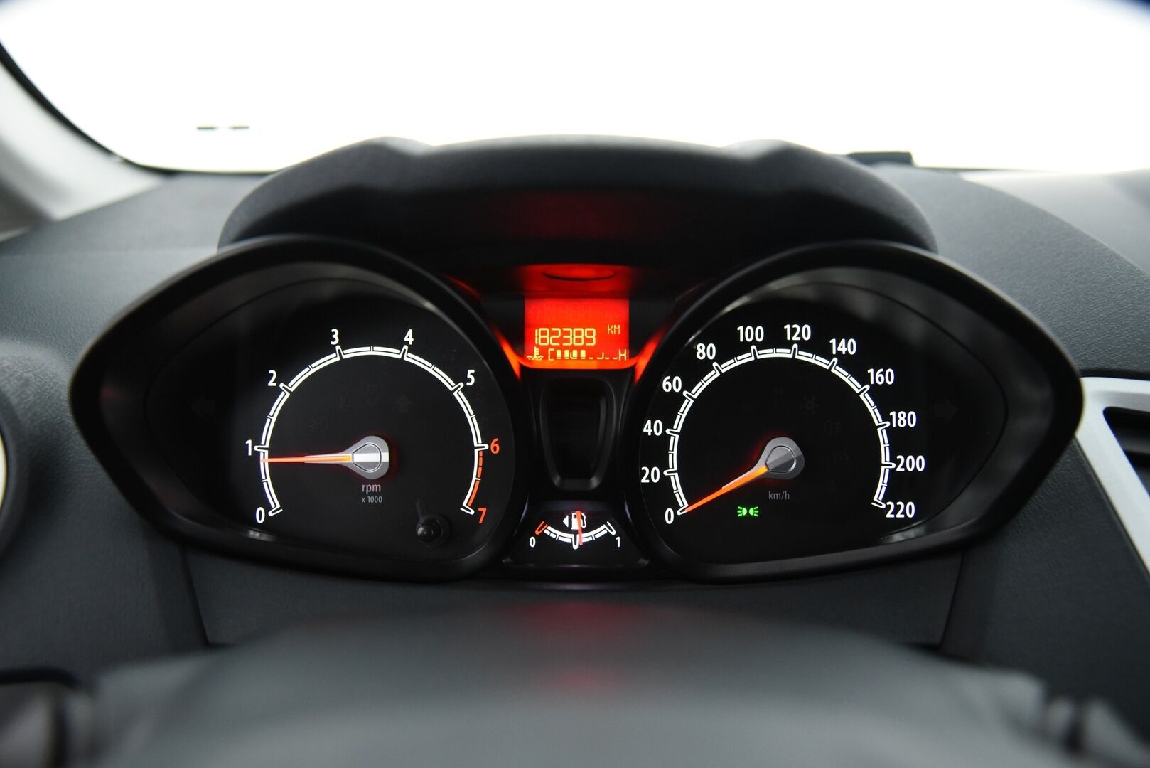 Ford Fiesta 2012 1,25 60 hv Trend M5 5-ovinen / Suomi-auto / Lohko + sis.pistoke / Lämmitettävä tuulilasi - 2 om. Suomi-auto erinomaisella huoltohistorialla!