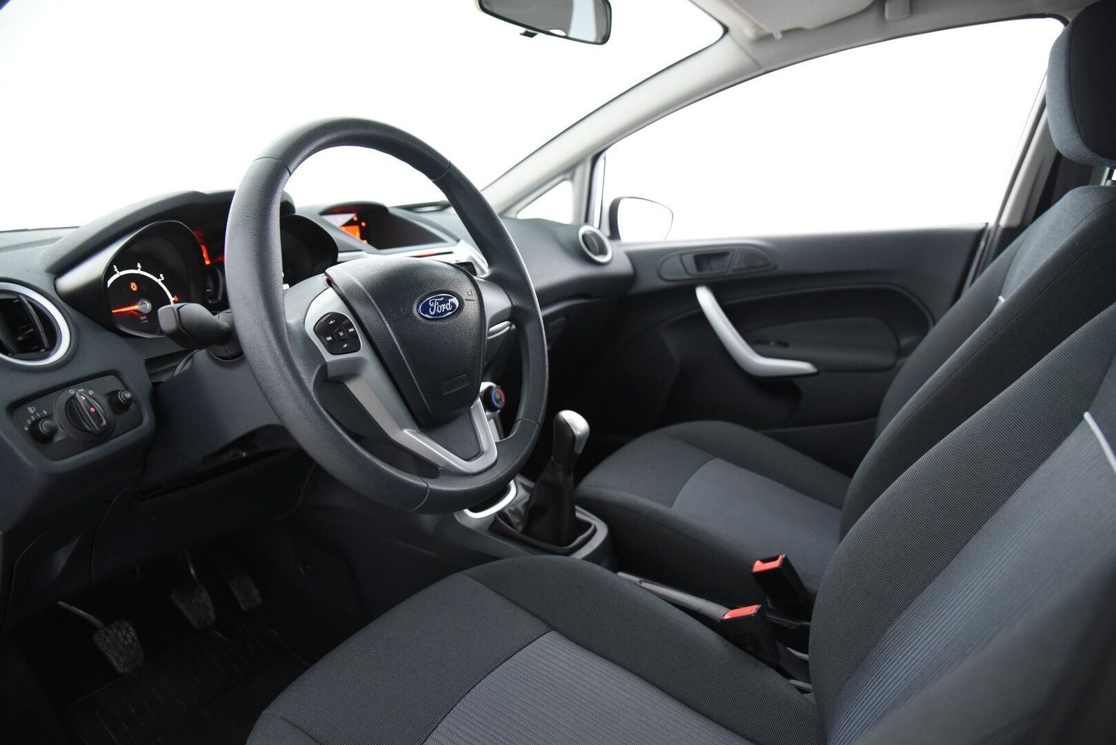 Ford Fiesta 2012 1,25 60 hv Trend M5 5-ovinen / Suomi-auto / Lohko + sis.pistoke / Lämmitettävä tuulilasi - 2 om. Suomi-auto erinomaisella huoltohistorialla!