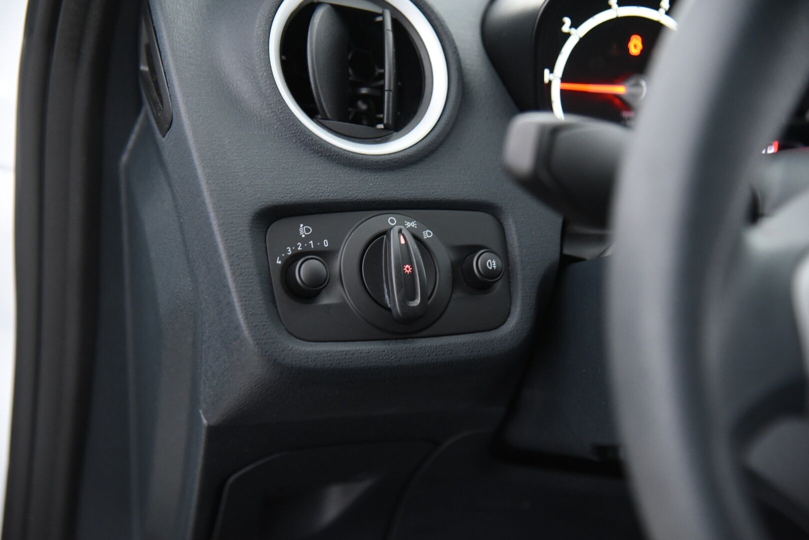 Ford Fiesta 2012 1,25 60 hv Trend M5 5-ovinen / Suomi-auto / Lohko + sis.pistoke / Lämmitettävä tuulilasi - 2 om. Suomi-auto erinomaisella huoltohistorialla!