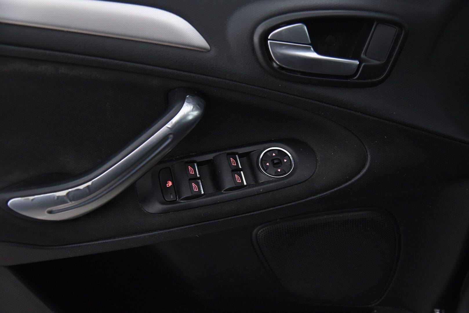 Ford S-Max 2013 2,0 TDCi 140 hv PowerShift Sport A6 5-ovinen / Lohko / Vakkari / 7P / Tutkat / Lisävalo / YritysOutlet - Myydään vain yrityksille - YritysOutlet - Myydään vain yrityksille