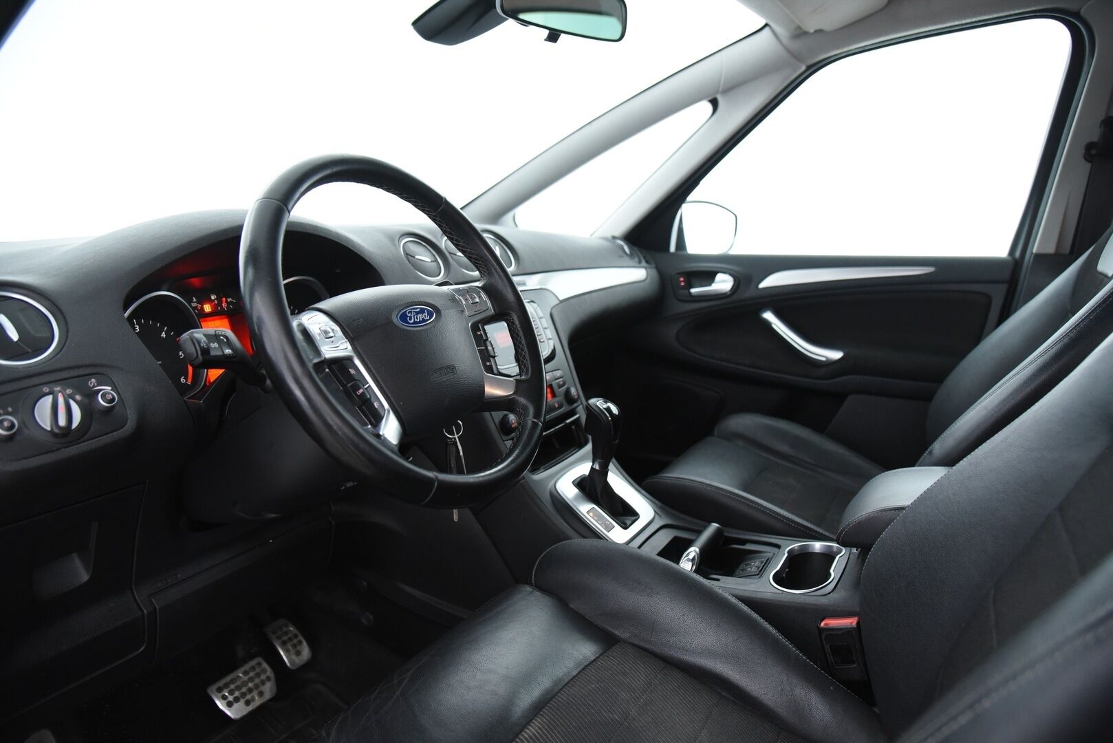 Ford S-Max 2013 2,0 TDCi 140 hv PowerShift Sport A6 5-ovinen / Lohko / Vakkari / 7P / Tutkat / Lisävalo / YritysOutlet - Myydään vain yrityksille - YritysOutlet - Myydään vain yrityksille