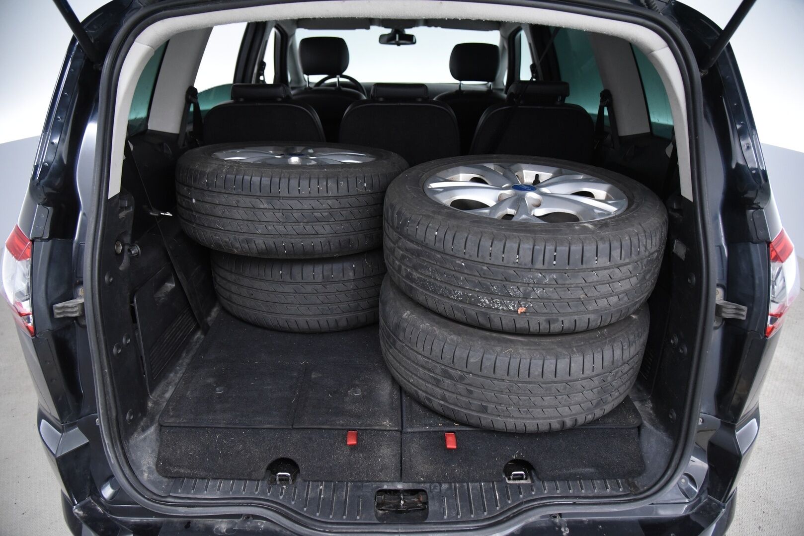 Ford S-Max 2013 2,0 TDCi 140 hv PowerShift Sport A6 5-ovinen / Lohko / Vakkari / 7P / Tutkat / Lisävalo / YritysOutlet - Myydään vain yrityksille - YritysOutlet - Myydään vain yrityksille