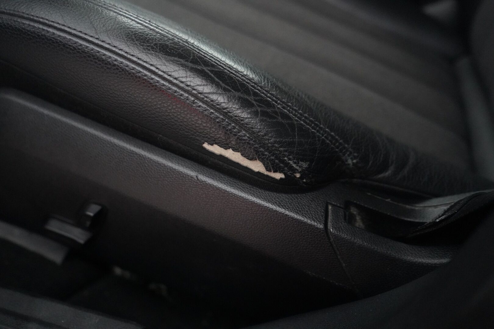 Mercedes-Benz CLS 2013 MYYDÄÄN HUUTOKAUPAT.COM - MYYDÄÄN HUUTOKAUPAT.COM!! Suomi-auto | Eberspächer | Kamera | Sähköpenkki | Blis |  koukku | Kahdet renkaat aluvantein |  