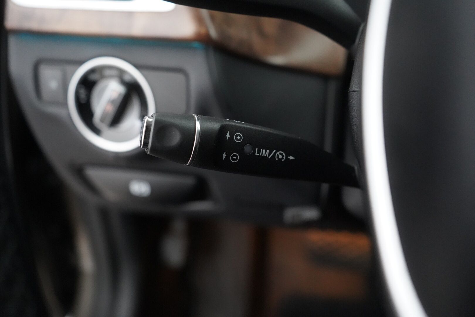Mercedes-Benz CLS 2013 MYYDÄÄN HUUTOKAUPAT.COM - MYYDÄÄN HUUTOKAUPAT.COM!! Suomi-auto | Eberspächer | Kamera | Sähköpenkki | Blis |  koukku | Kahdet renkaat aluvantein |  